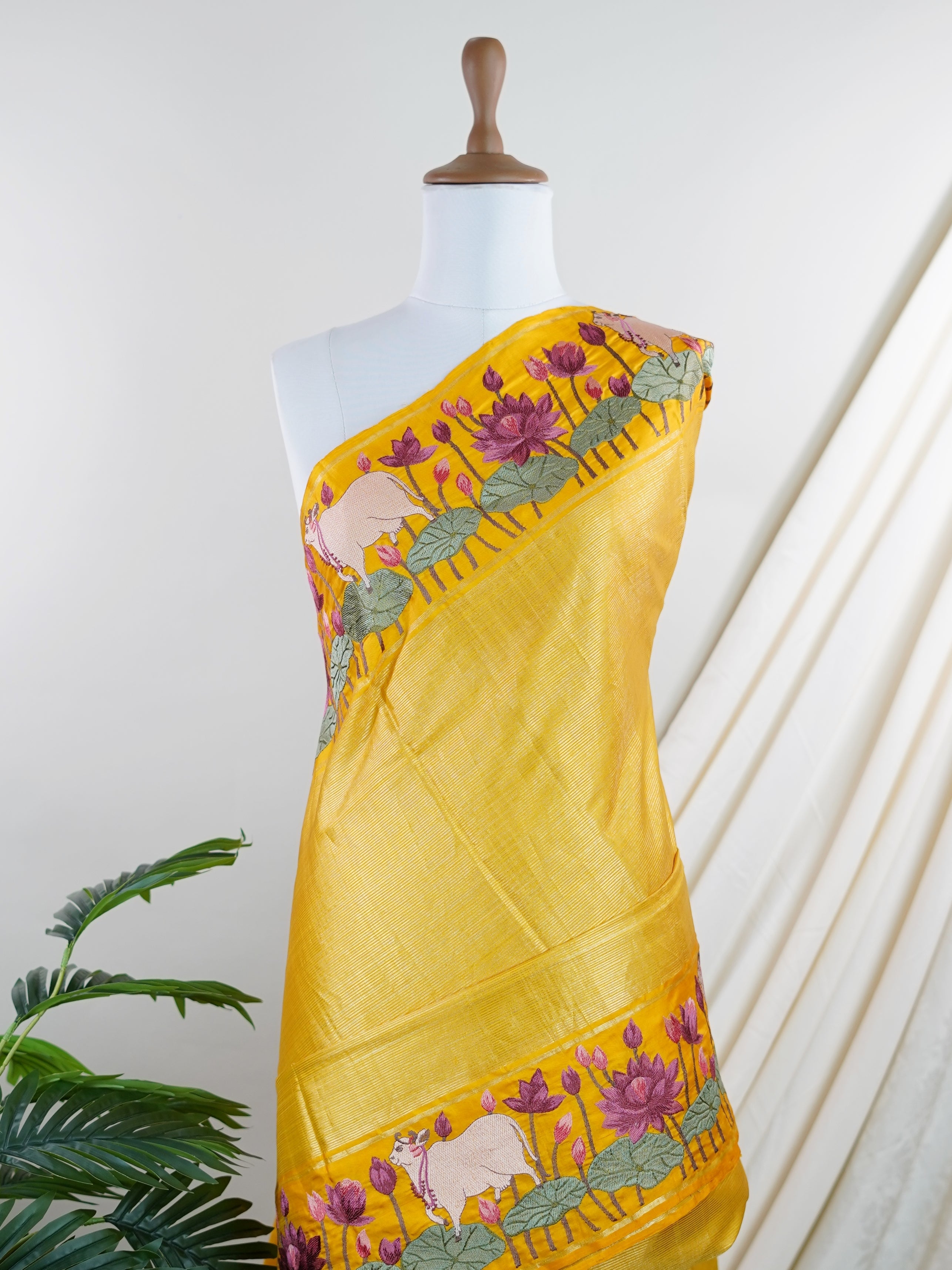 Kanchipuram Silk 100% Pure Silk - Manoranjitham Weaves - Handloom Store