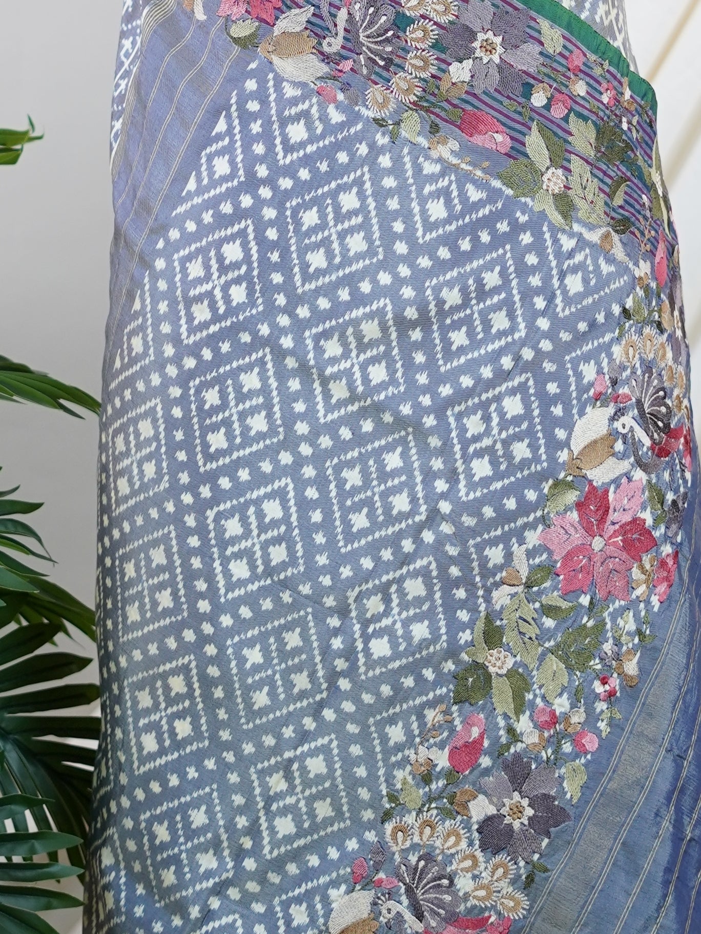 Pochampally Grey 100% Pure Silk - Manoranjitham Weaves - Handloom Store