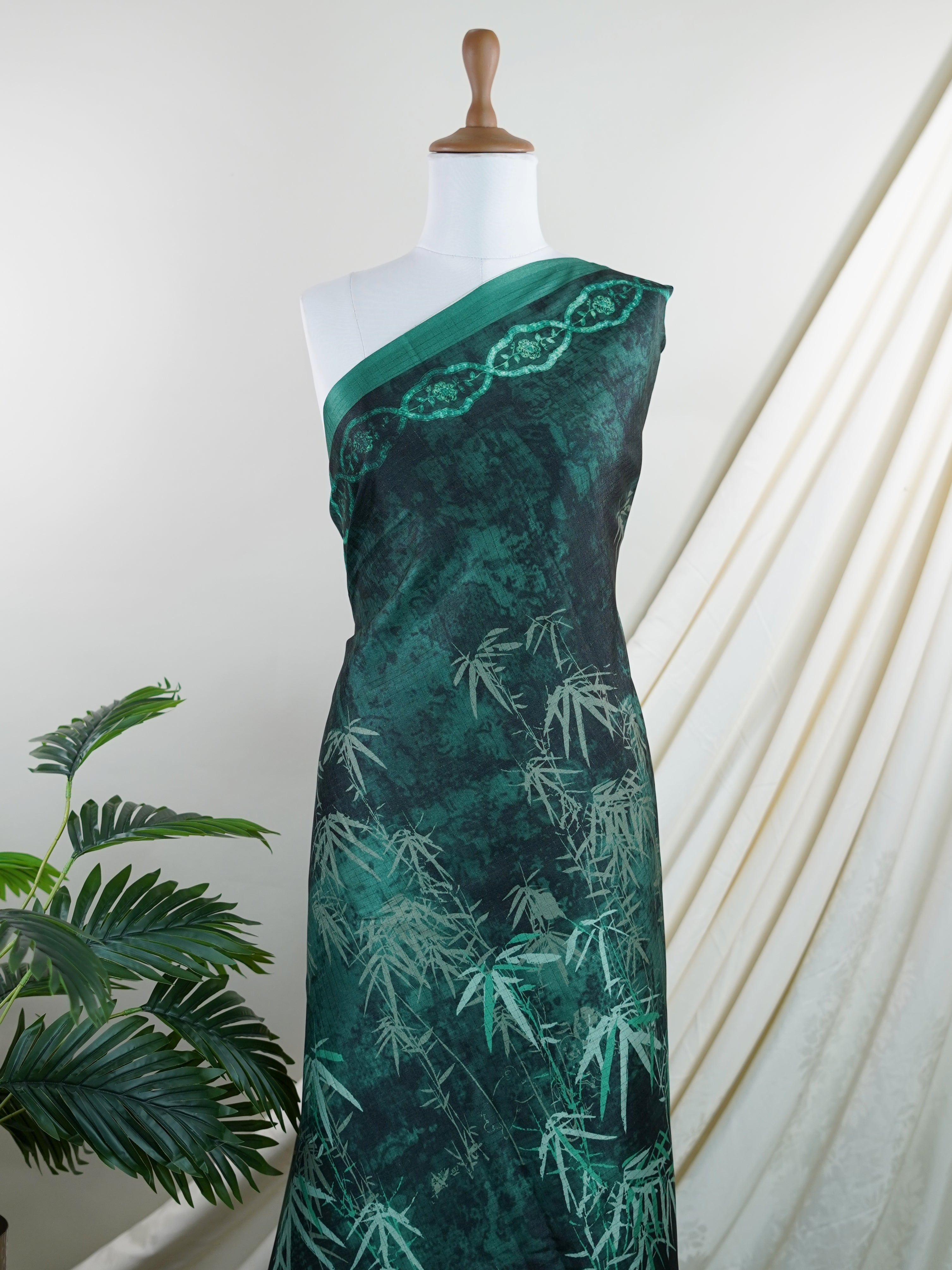 Tussars Green Semi Tussar - Manoranjitham Weaves - Handloom Store