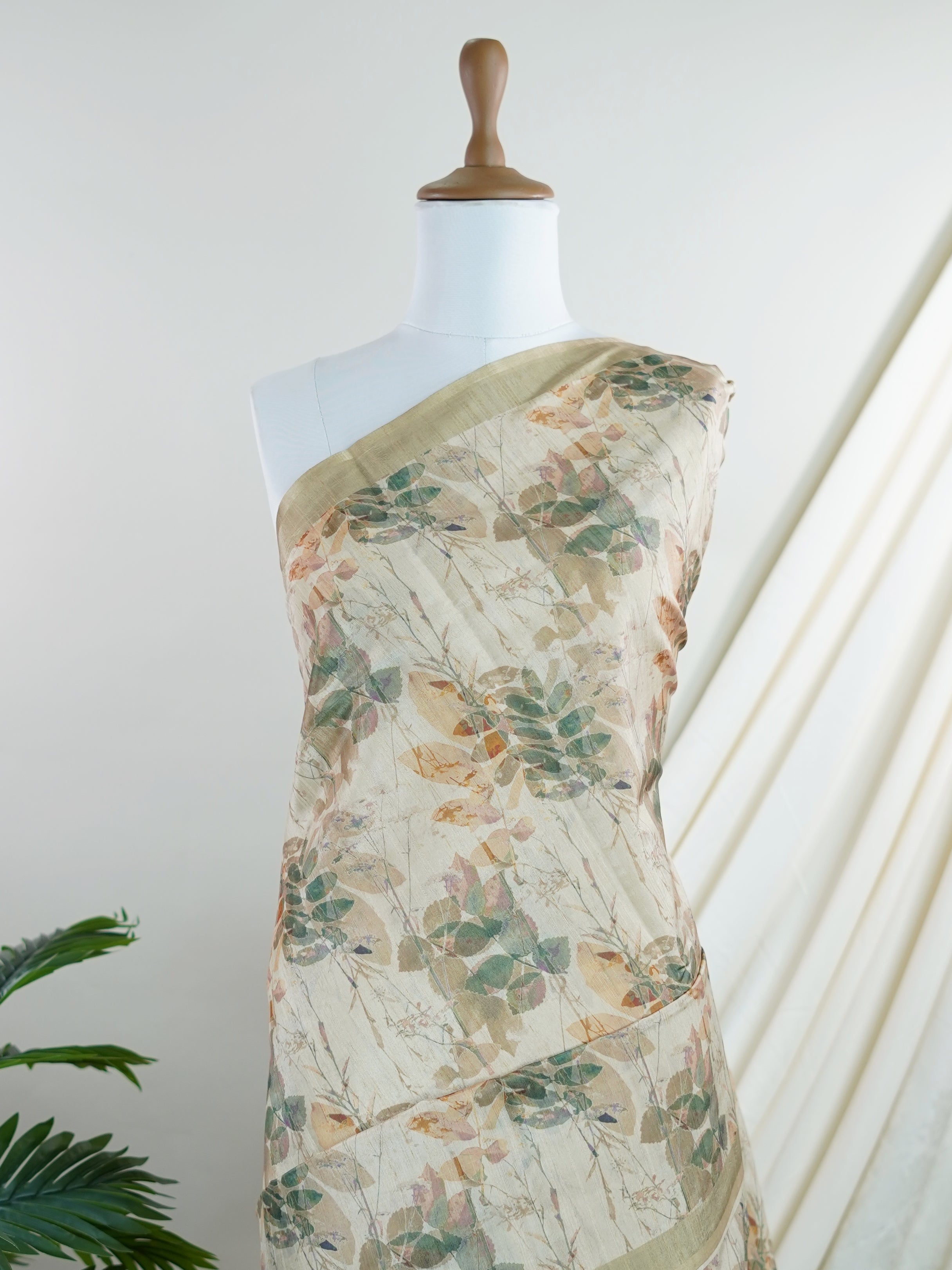 Tussars Green Semi Tussar - Manoranjitham Weaves - Handloom Store