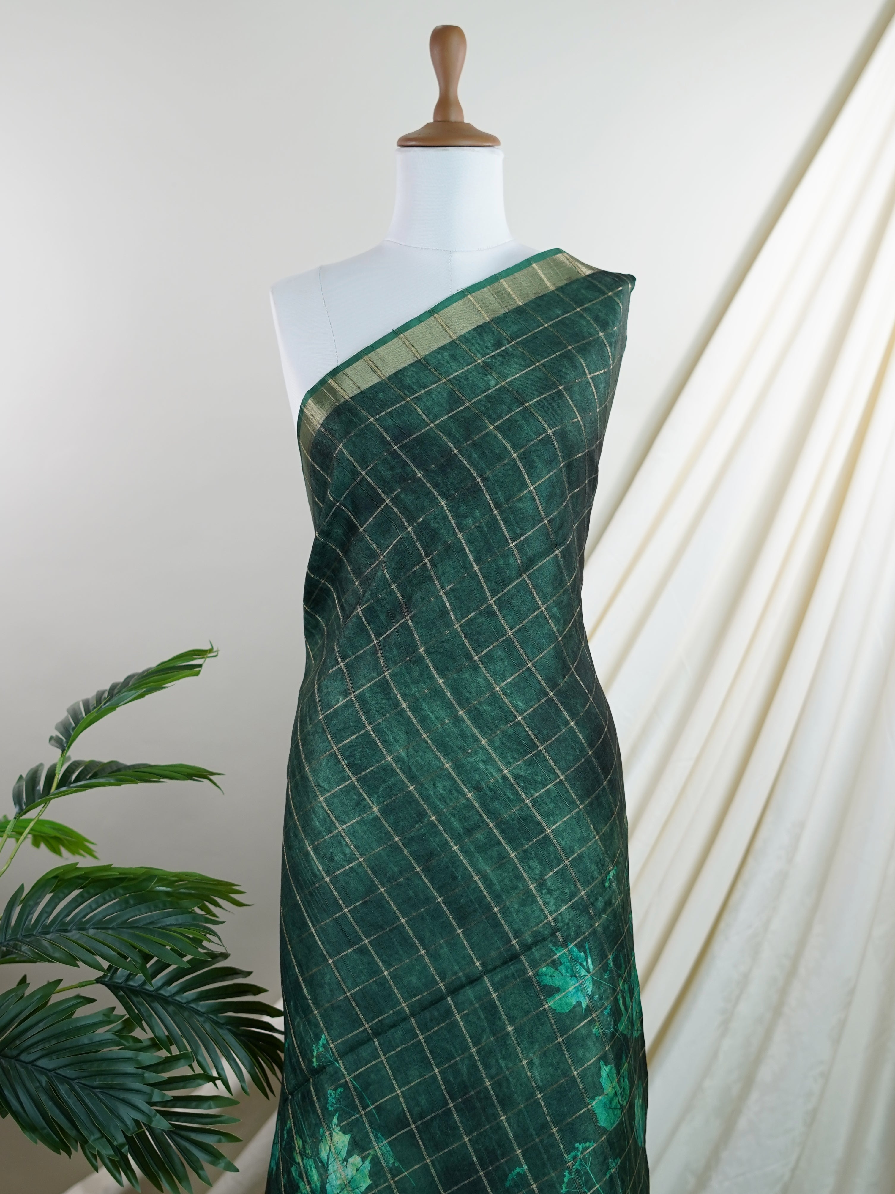 Tussars Green Semi Tussar - Manoranjitham Weaves - Handloom Store