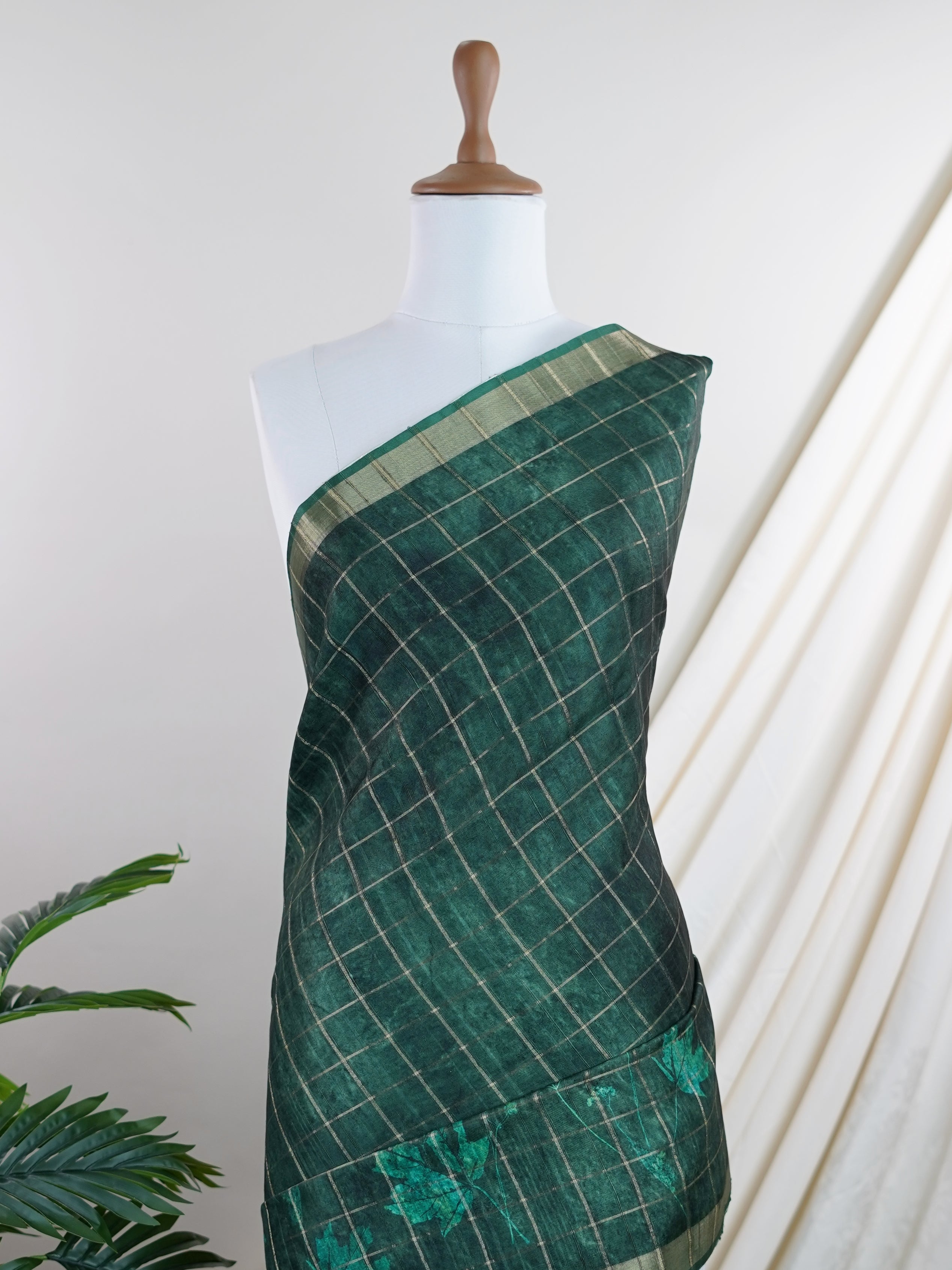 Tussars Green Semi Tussar - Manoranjitham Weaves - Handloom Store