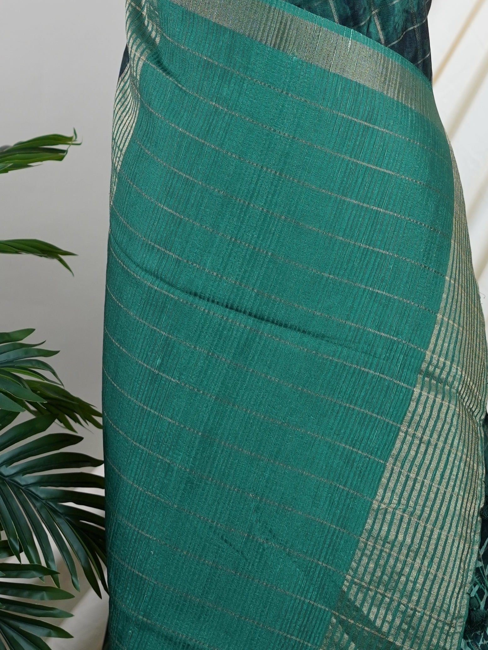 Tussars Black Semi Tussar - Manoranjitham Weaves - Handloom Store
