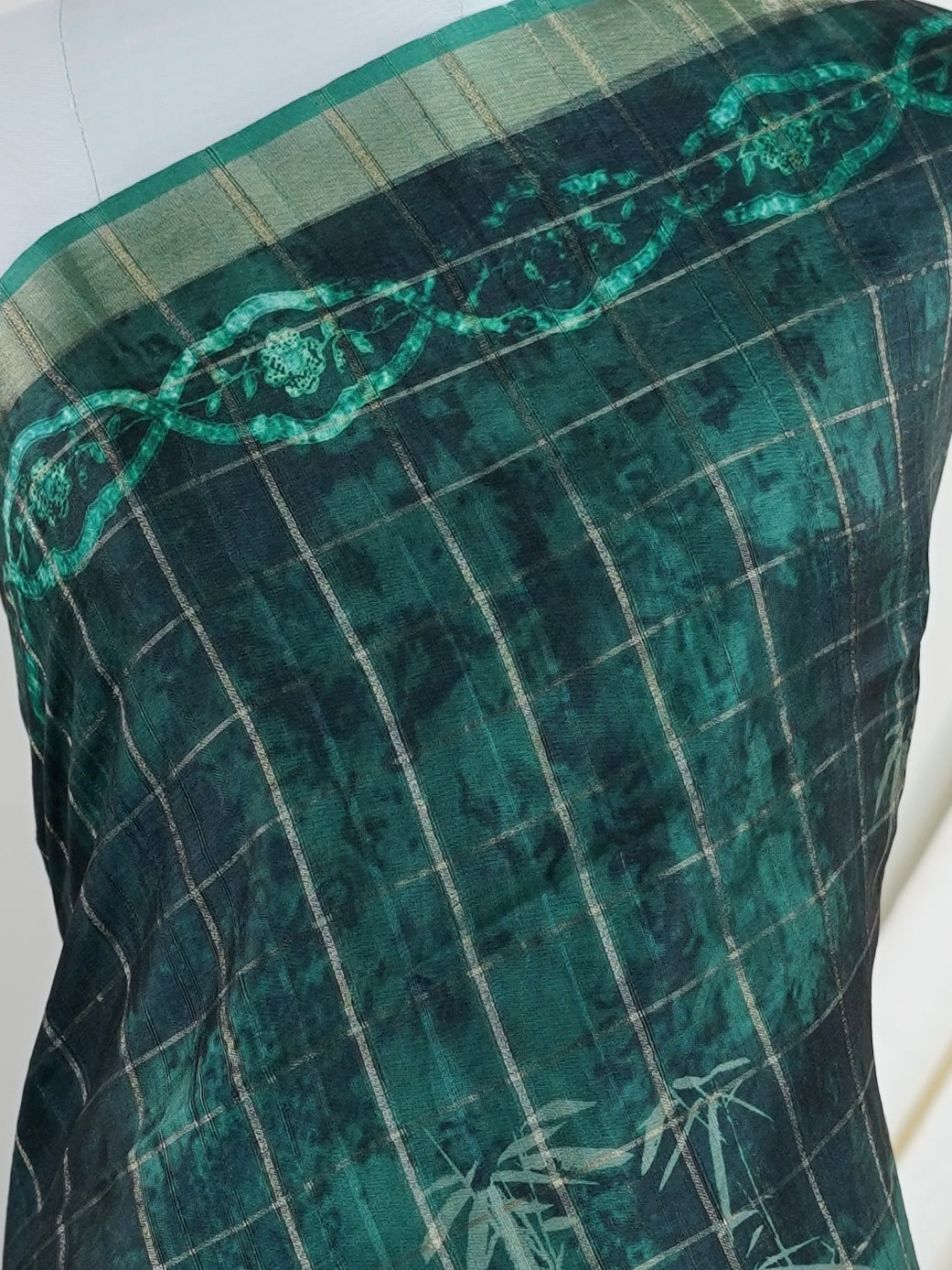 Tussars Black Semi Tussar - Manoranjitham Weaves - Handloom Store