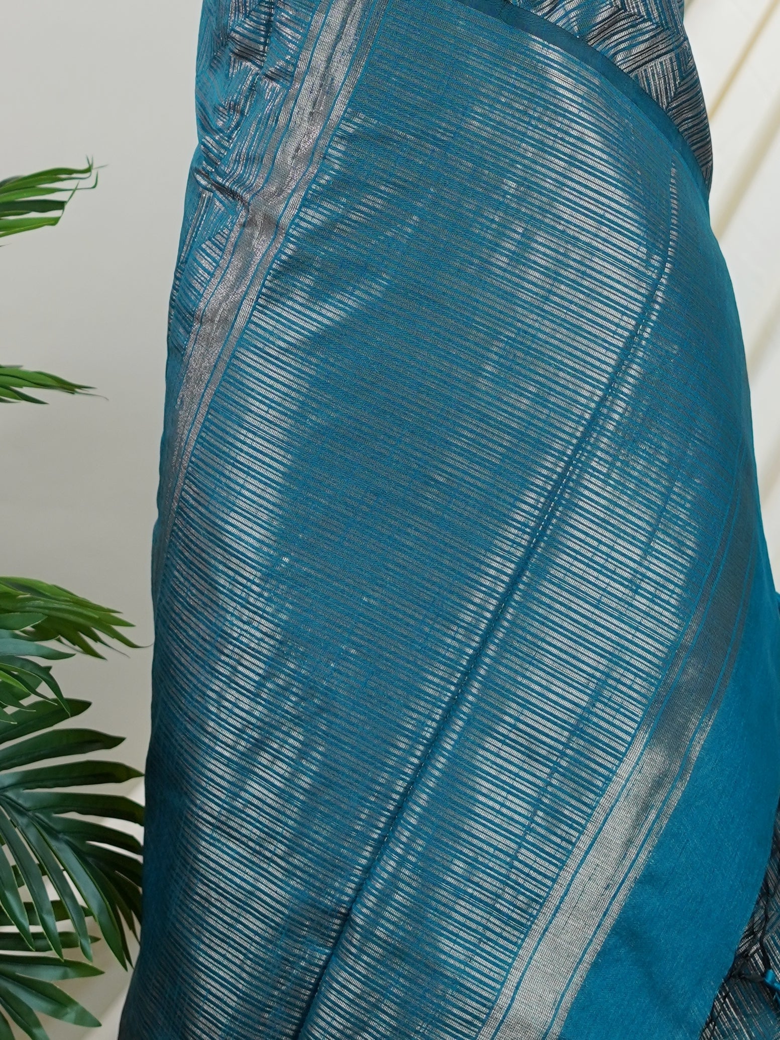 Tussars Green Semi Tussar - Manoranjitham Weaves - Handloom Store