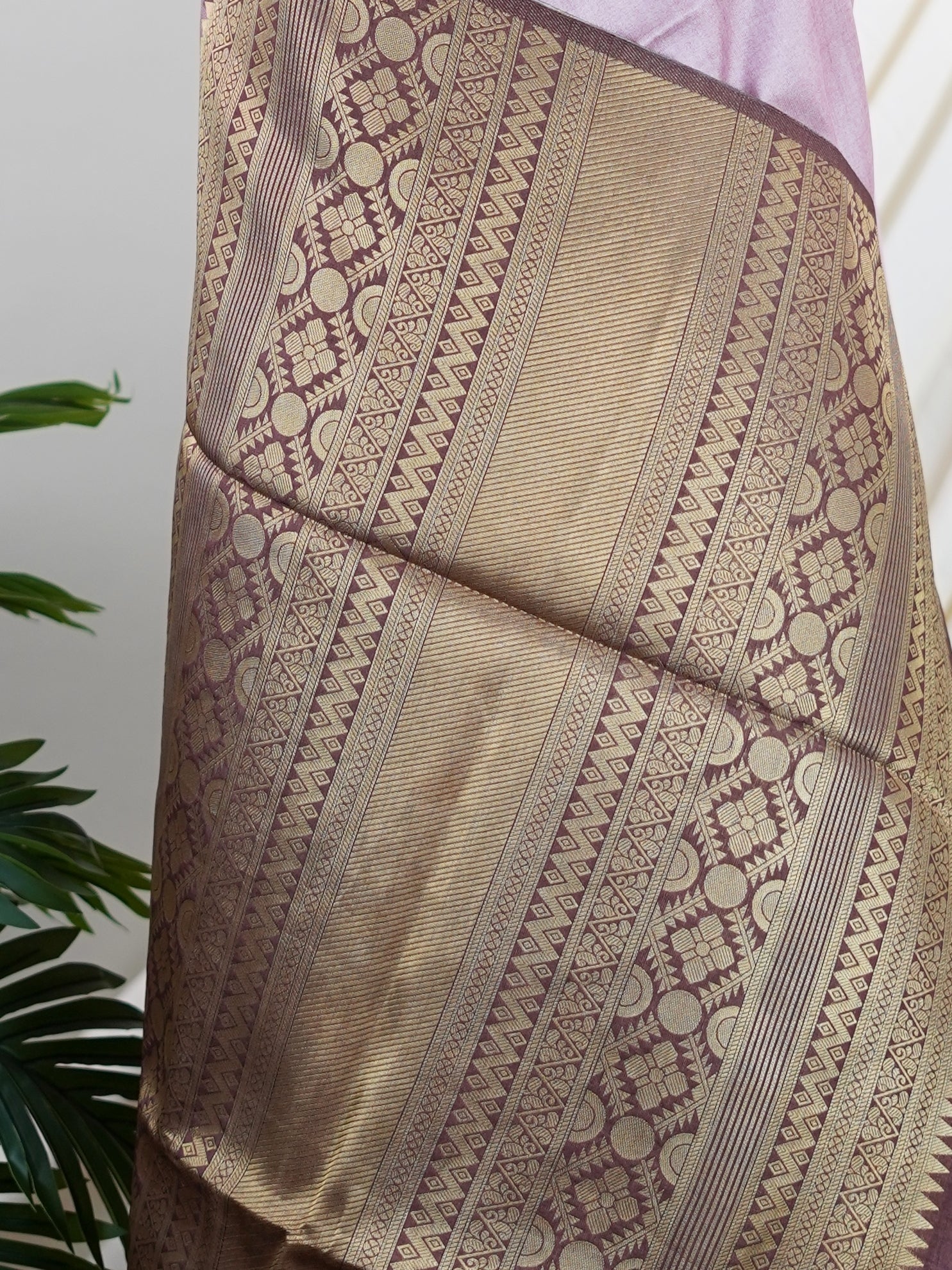 Fancy Onion Pink Fancy - Manoranjitham Weaves - Handloom Store