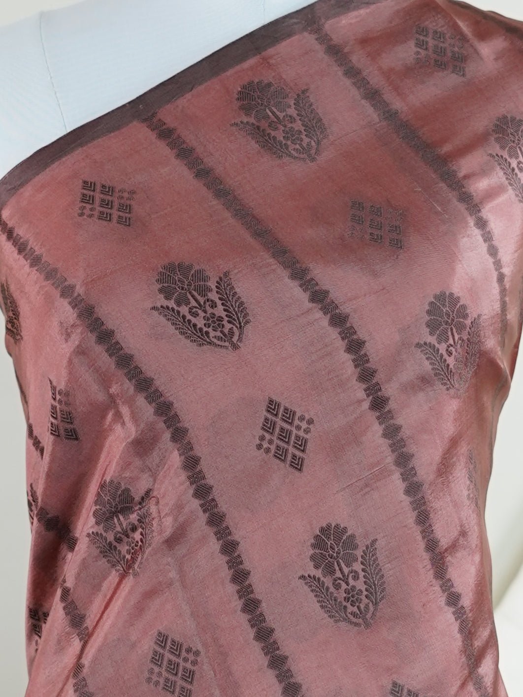 Chiniya Silk Green 100% Pure Silk - Manoranjitham Weaves - Handloom Store