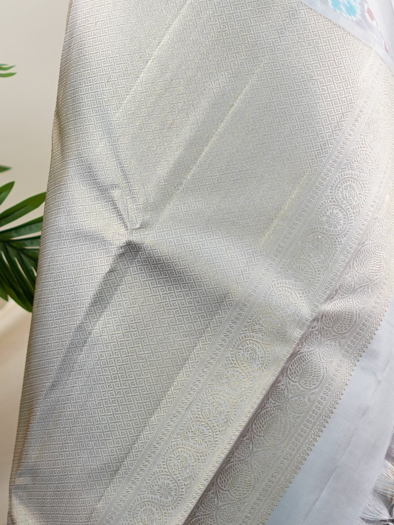 Kanchipuram Silk Grey 100% Pure Silk - Manoranjitham Weaves - Handloom Store
