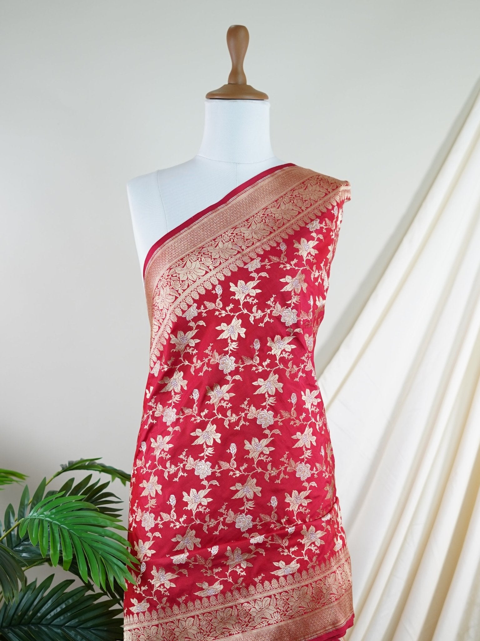 Katan Red 100% Pure Katan Silk - Manoranjitham Weaves - Handloom Store