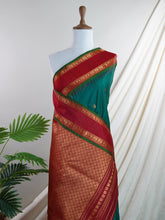 Gadwal Silk Green 100% Pure Silk - Manoranjitham Weaves - Handloom Store