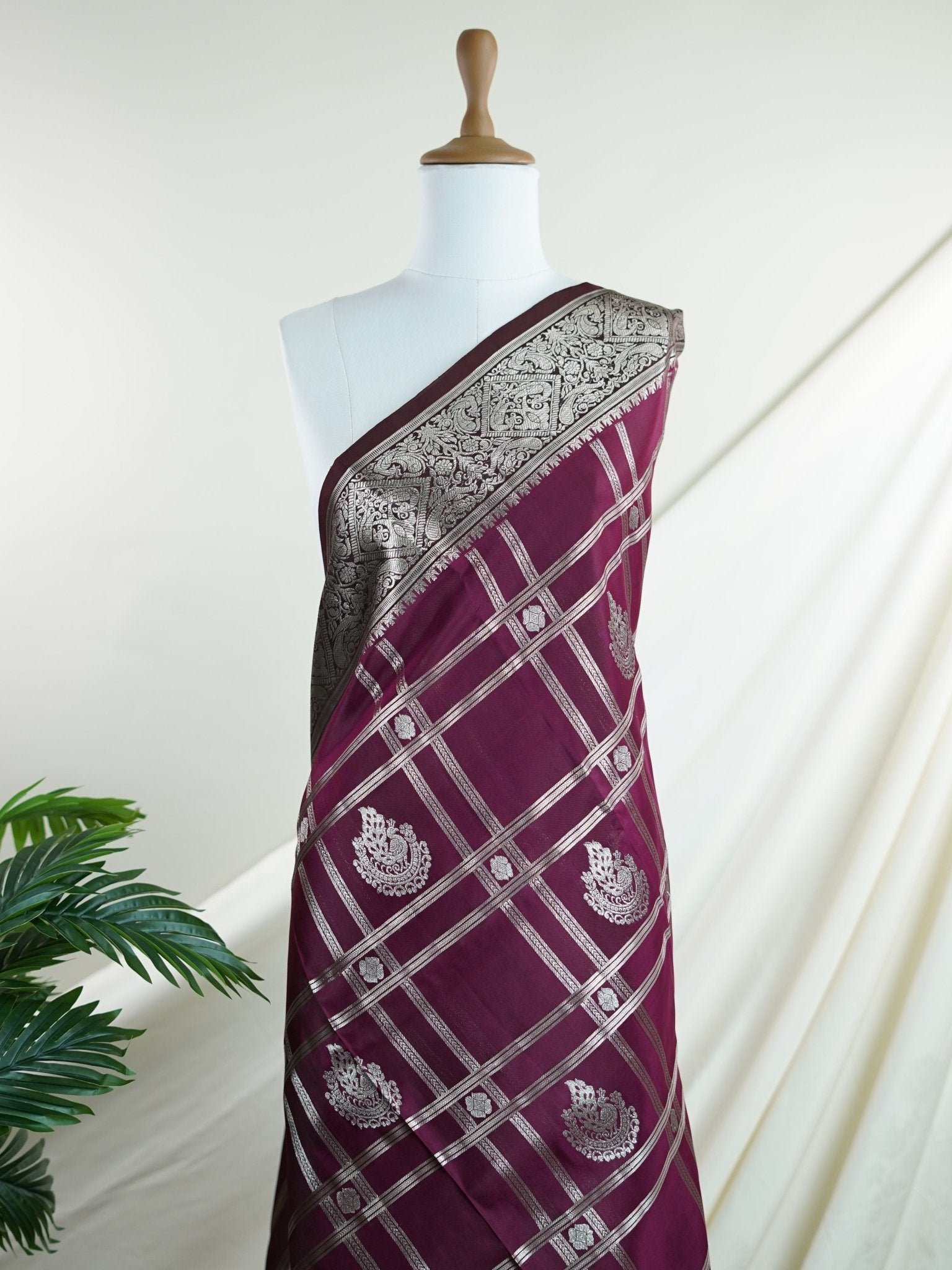 Venkatagiri Silk 100% Pure Silk - Manoranjitham Weaves - Handloom Store