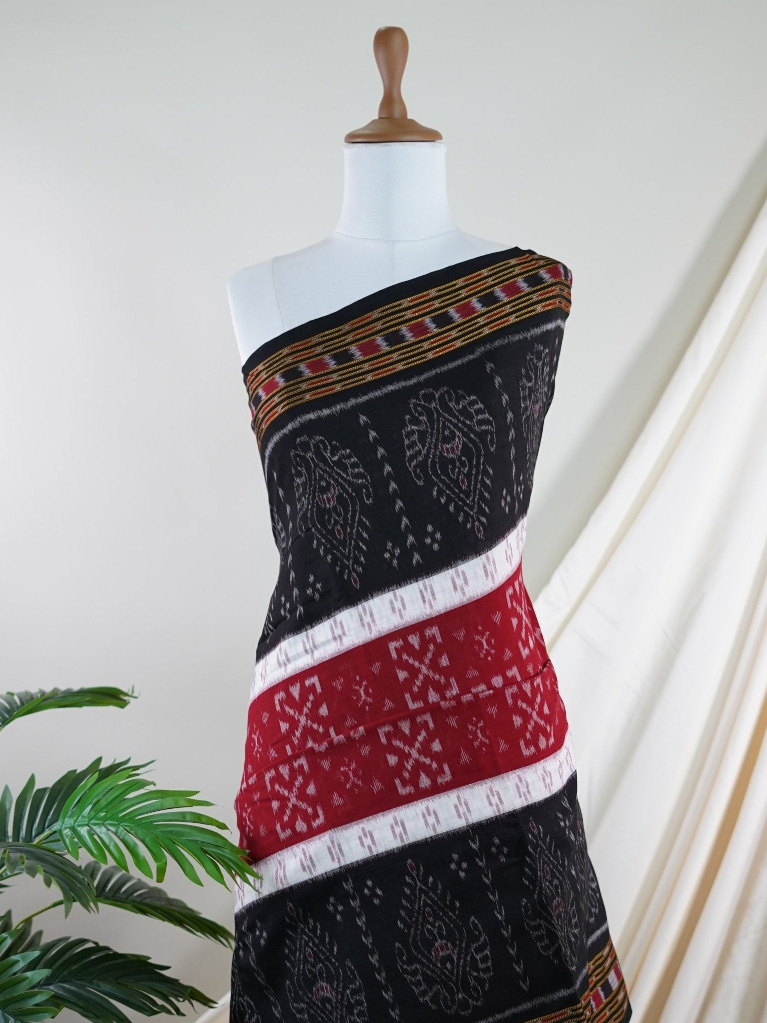 Handspun Cotton Black 100% Pure Cotton - Manoranjitham Weaves - Handloom Store