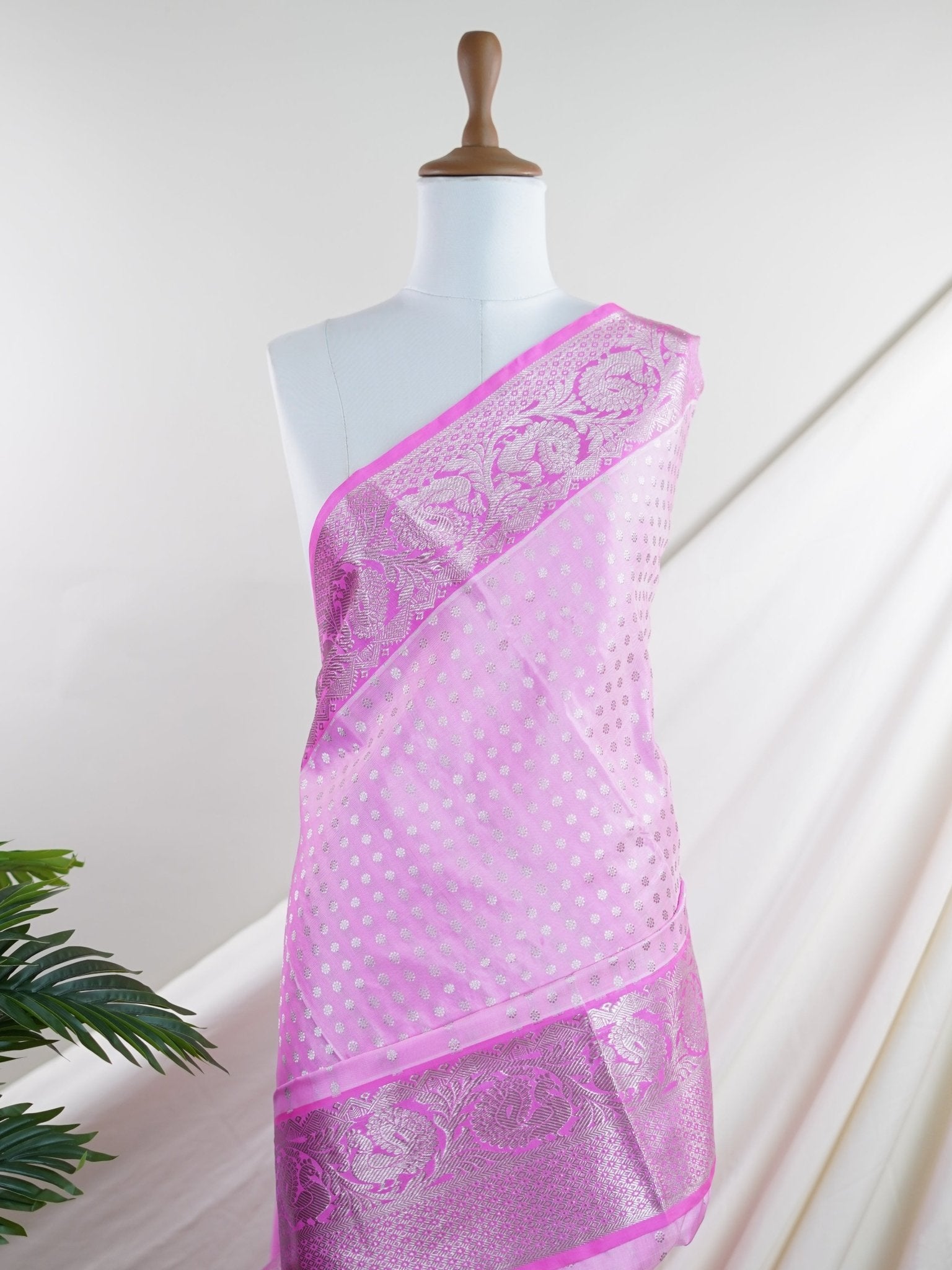 Venkatagiri Silk 100% Pure Silk - Manoranjitham Weaves - Handloom Store