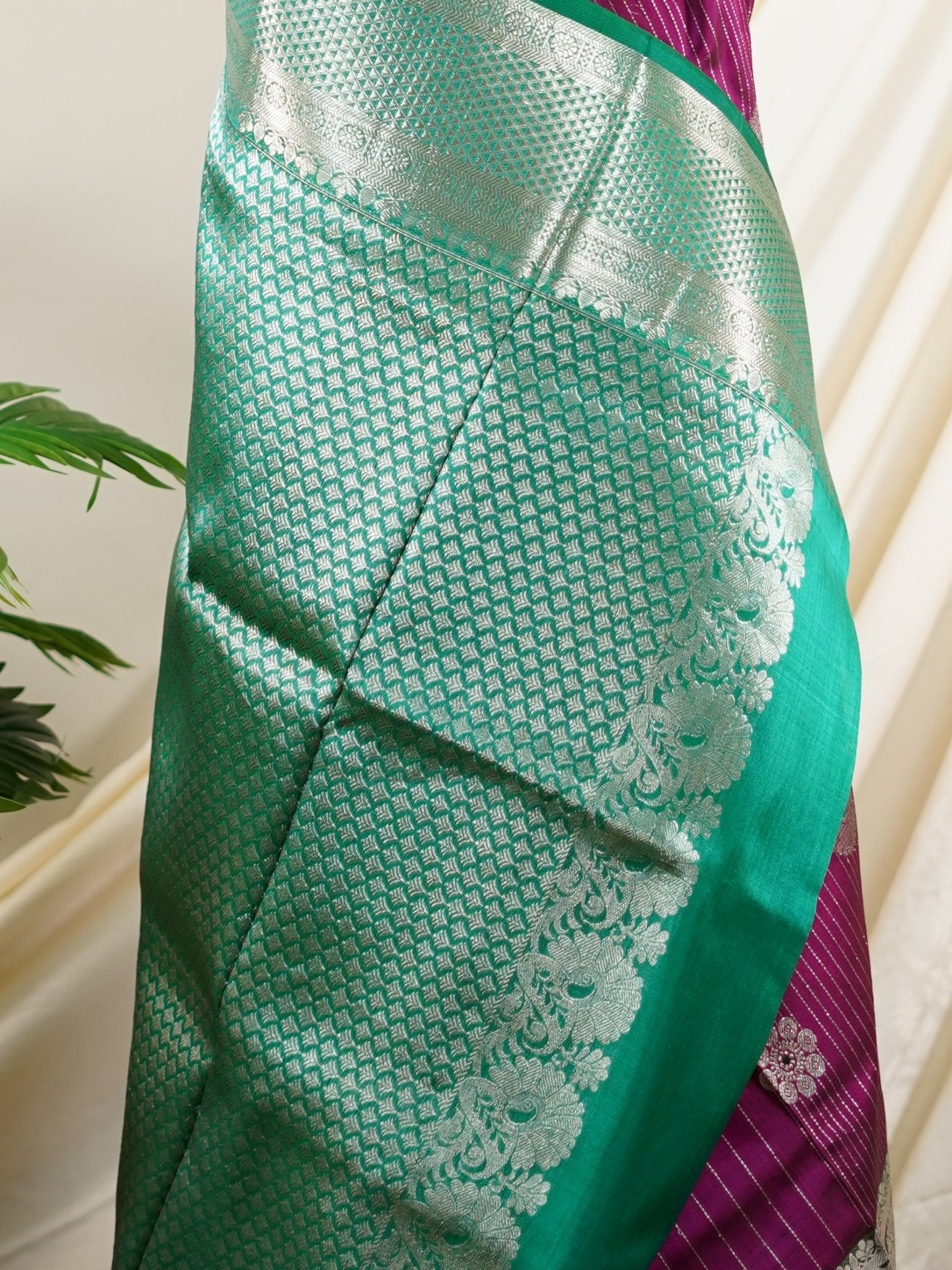 Venkatagiri Silk Maroon 100% Pure Silk - Manoranjitham Weaves - Handloom Store