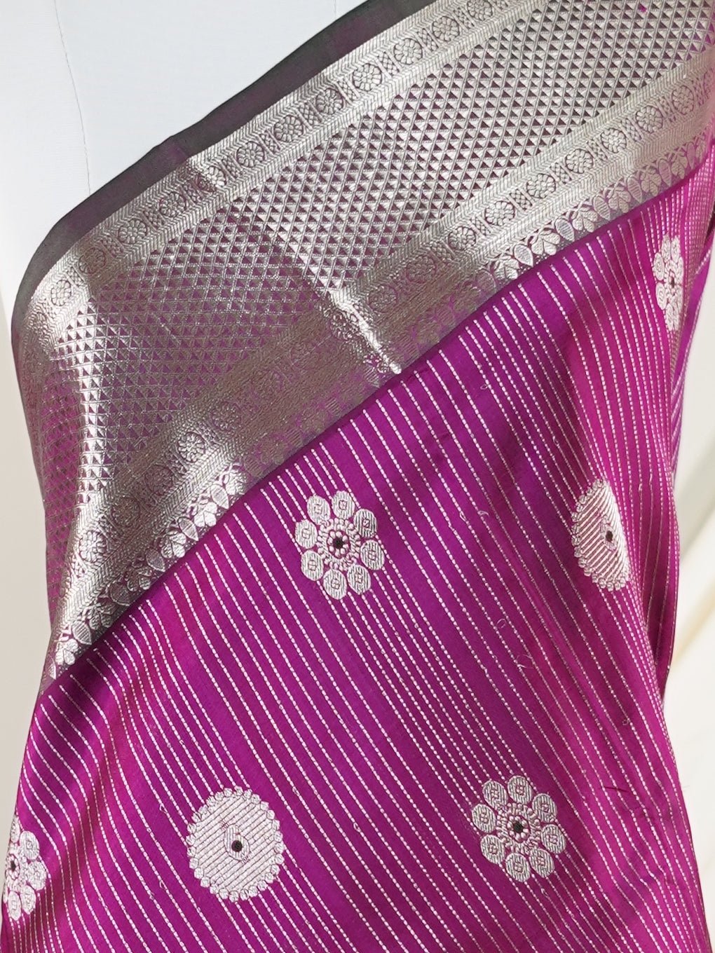 Venkatagiri Silk Maroon 100% Pure Silk - Manoranjitham Weaves - Handloom Store
