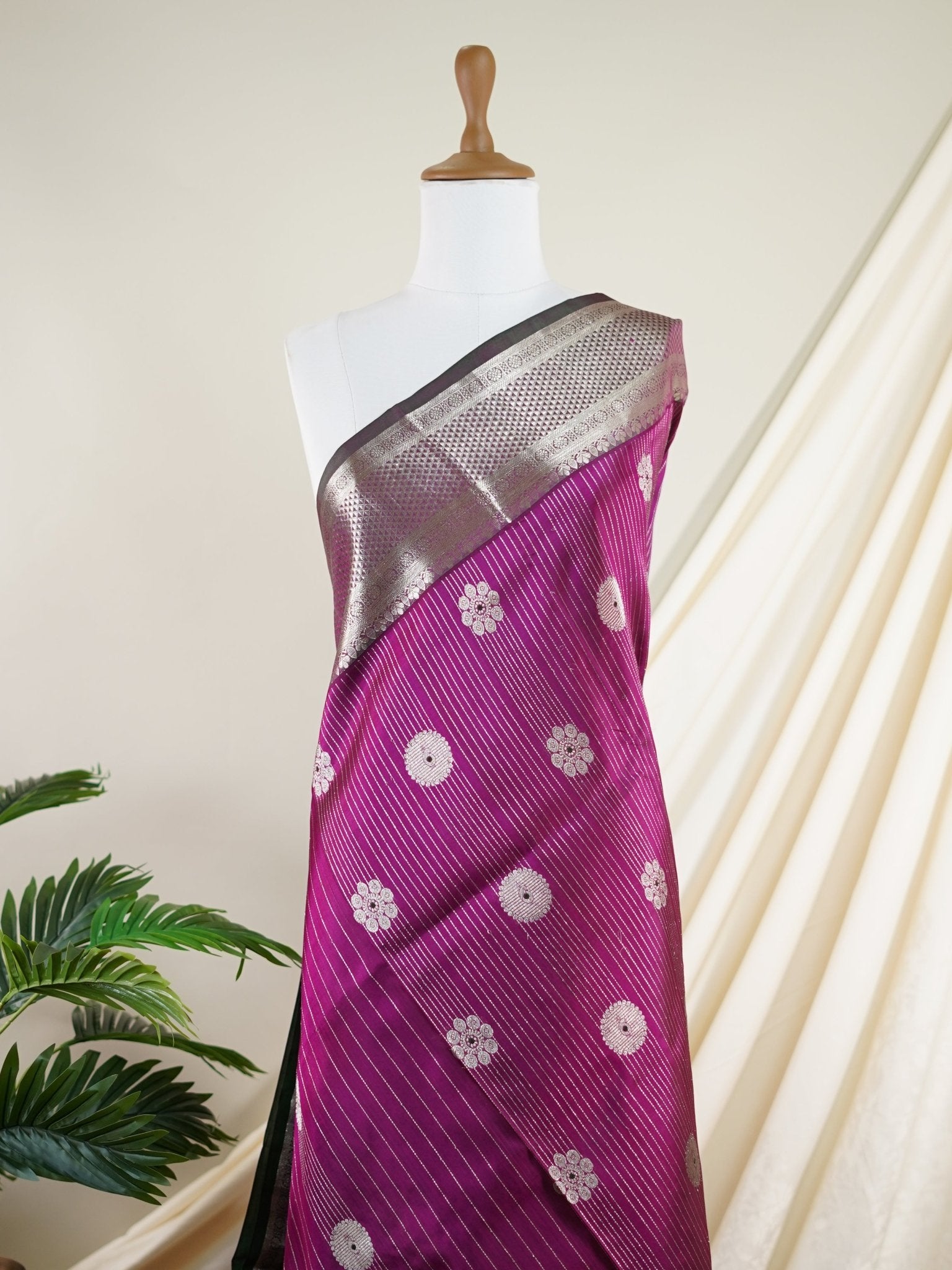 Venkatagiri Silk Maroon 100% Pure Silk - Manoranjitham Weaves - Handloom Store