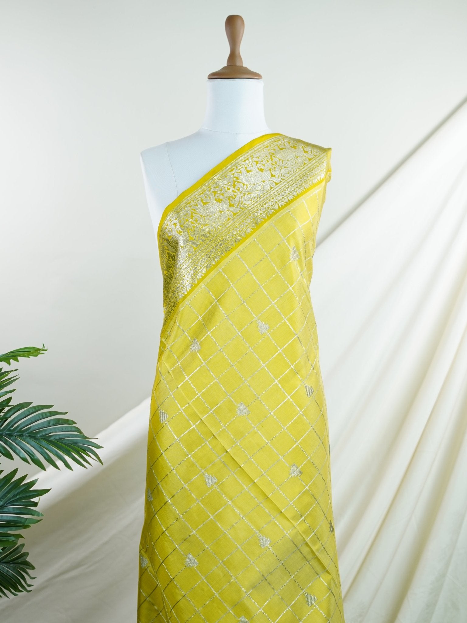 Venkatagiri Silk 100% Pure Silk - Manoranjitham Weaves - Handloom Store