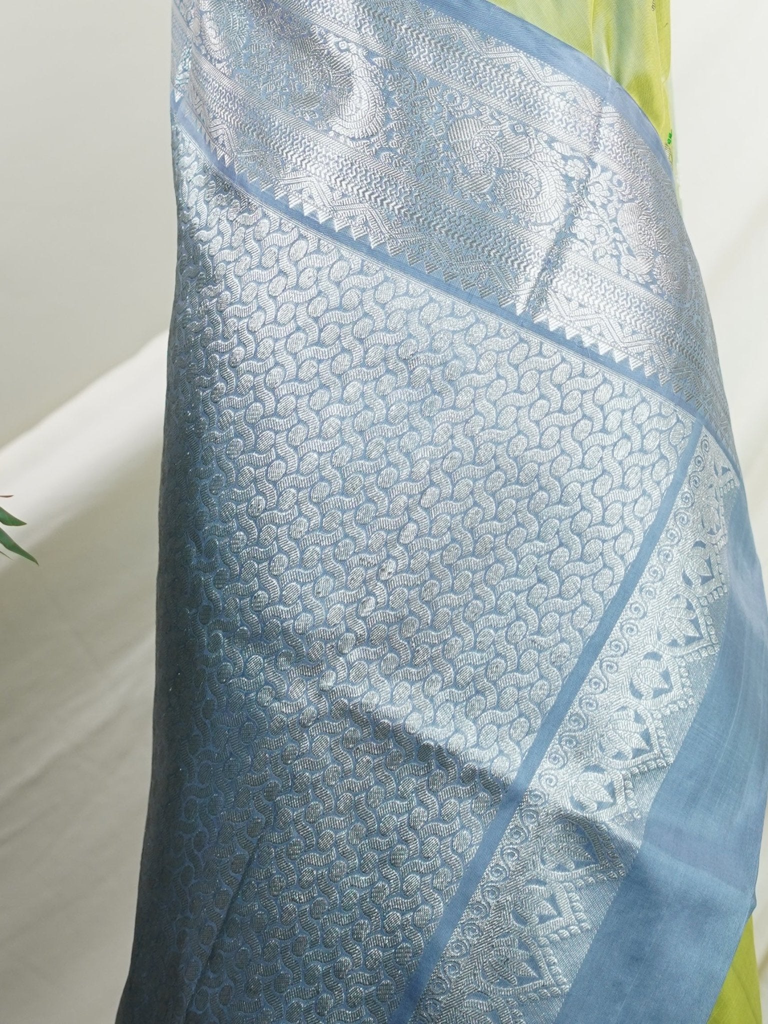 Venkatagiri Silk 100% Pure Silk - Manoranjitham Weaves - Handloom Store