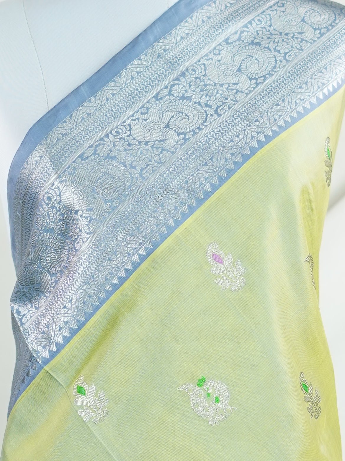Venkatagiri Silk 100% Pure Silk - Manoranjitham Weaves - Handloom Store