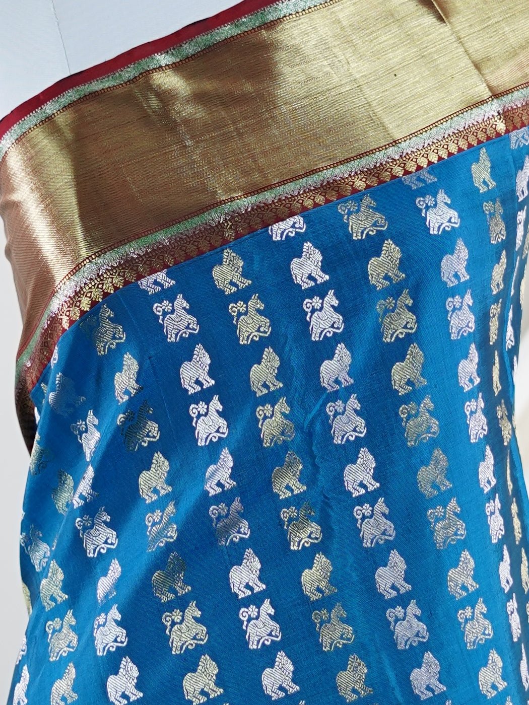 Kanchipuram Silk Blue 100% Pure Silk - Manoranjitham Weaves - Handloom Store