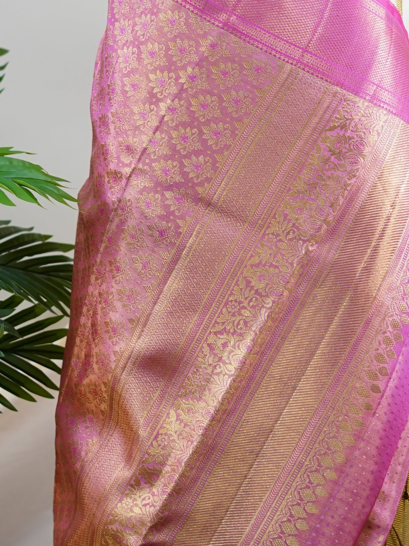 Kanchipuram Silk Gold And Silver tissu 100% Pure Silk - Manoranjitham Weaves - Handloom Store
