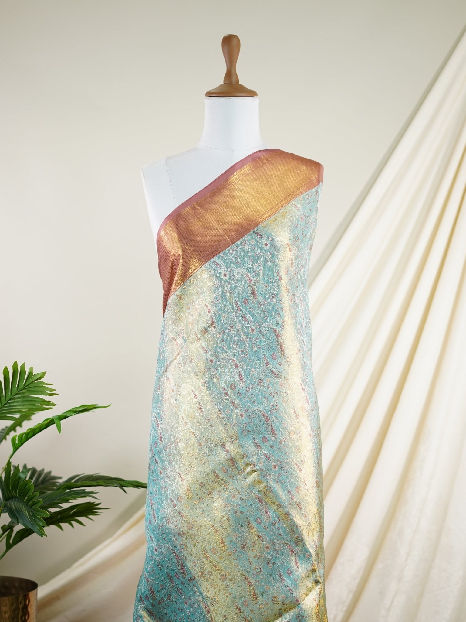 Kanchipuram Silk Olive Green 100% Pure Silk - Manoranjitham Weaves - Handloom Store