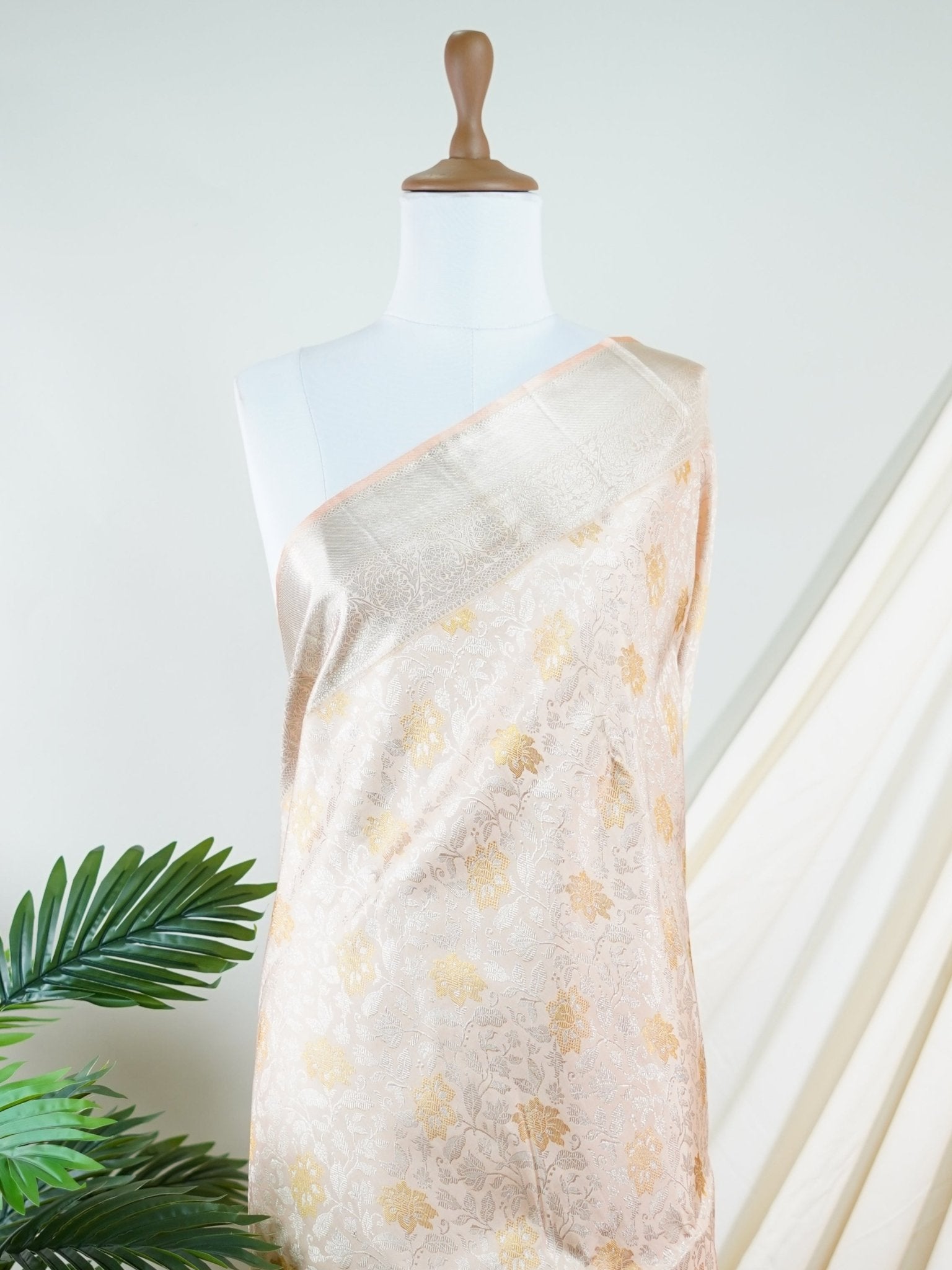 Kanchipuram Silk Ivory 100% Pure Silk - Manoranjitham Weaves - Handloom Store