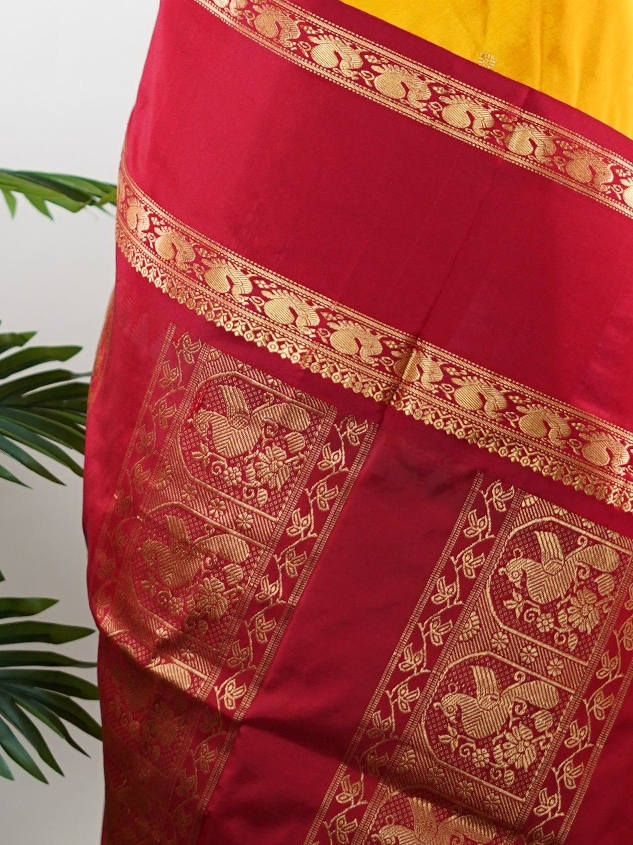 Narayanpet Mustard Orange 100% Pure Silk - Manoranjitham Weaves - Handloom Store