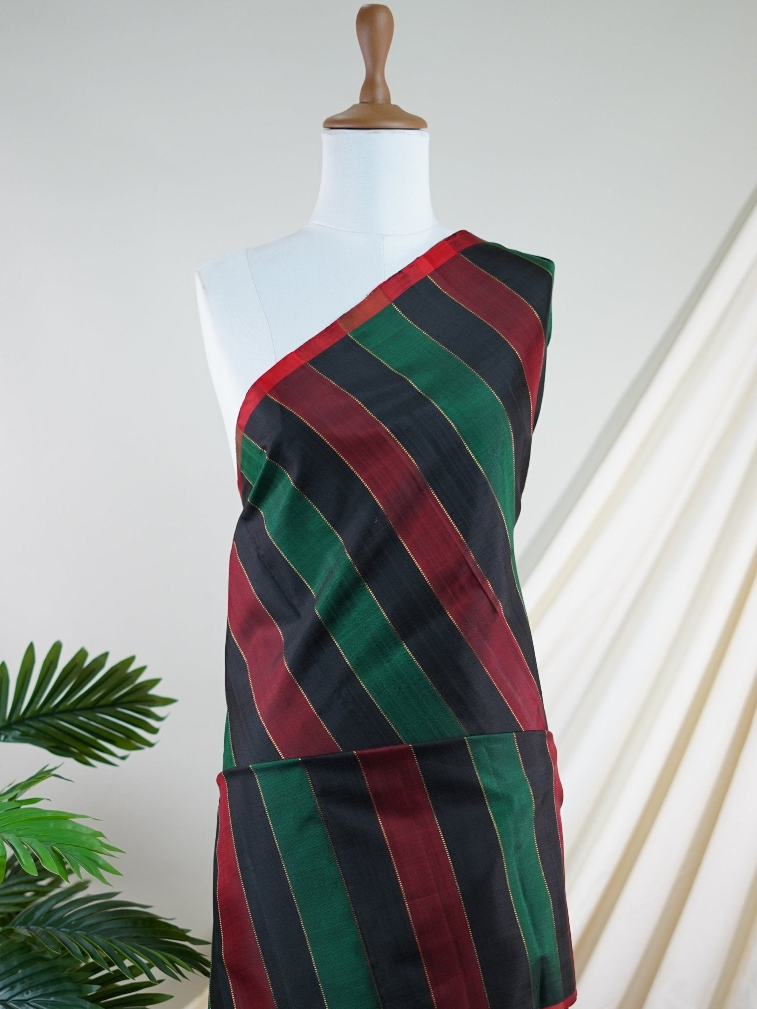 Kanchipuram Silk Red Black Green 100% Pure Silk - Manoranjitham Weaves - Handloom Store