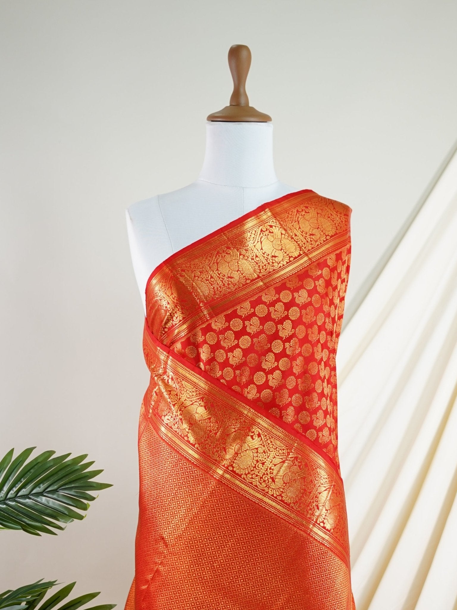 Kanchipuram Silk Red 100% Pure Silk - Manoranjitham Weaves - Handloom Store