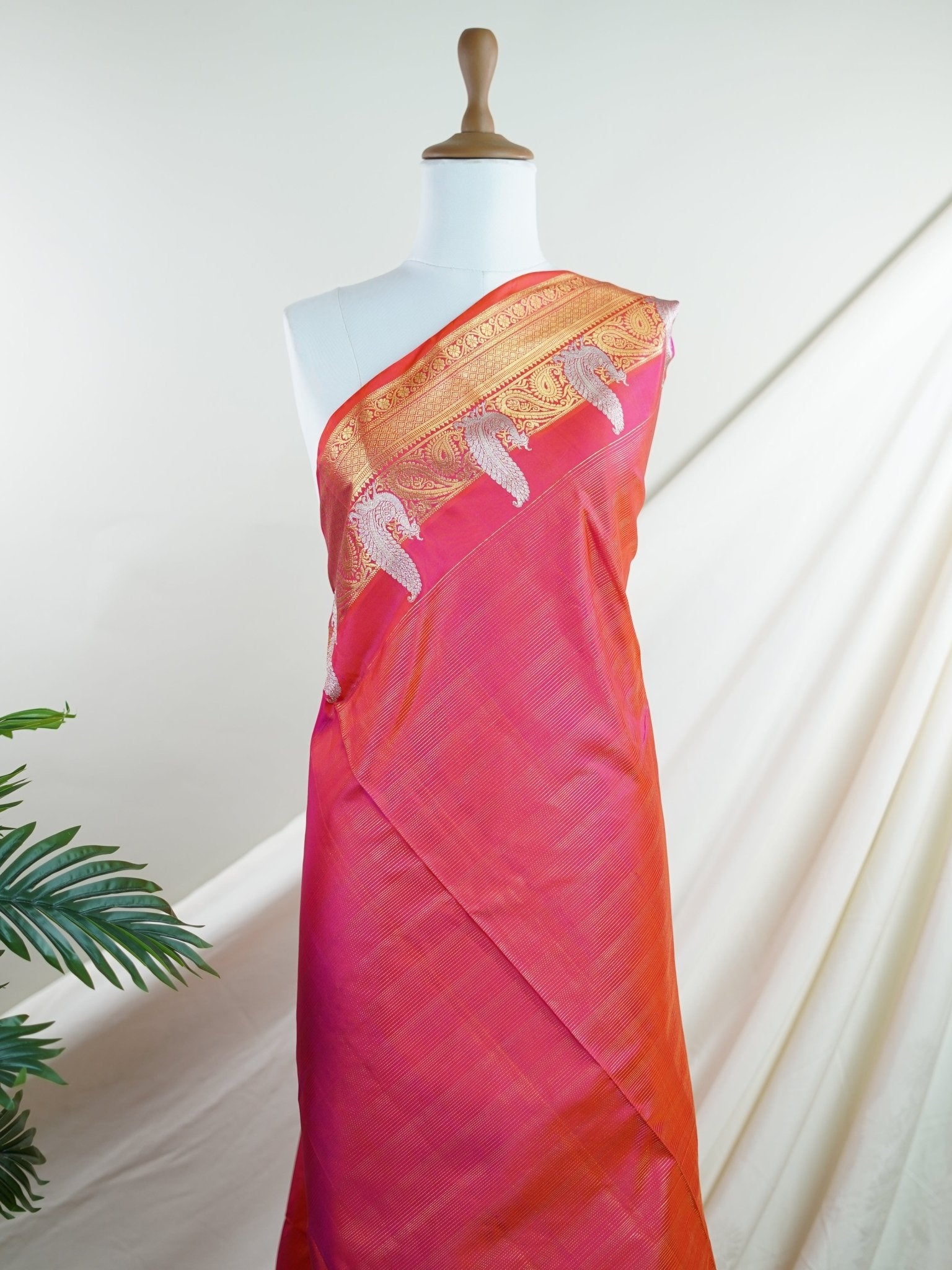 Venkatagiri Silk 100% Pure Silk - Manoranjitham Weaves - Handloom Store