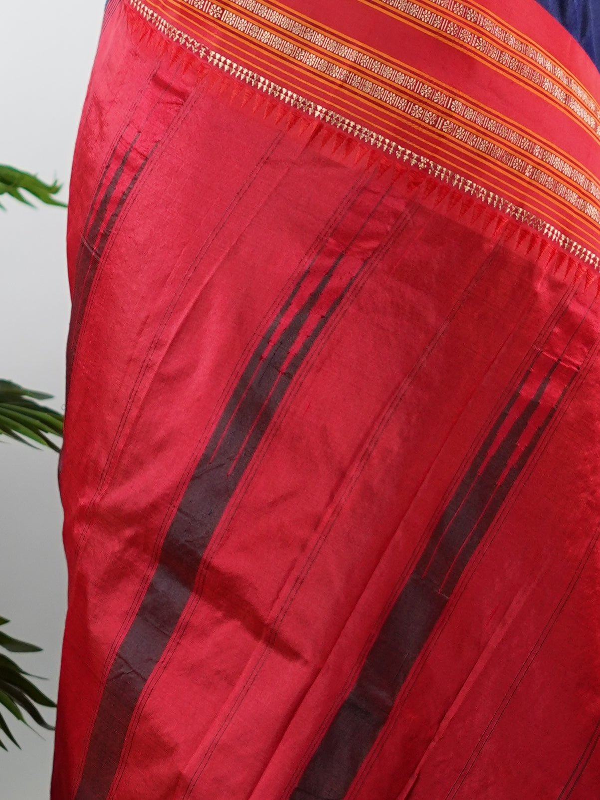 Narayanpet Navy Blue 100% Pure Silk - Manoranjitham Weaves - Handloom Store