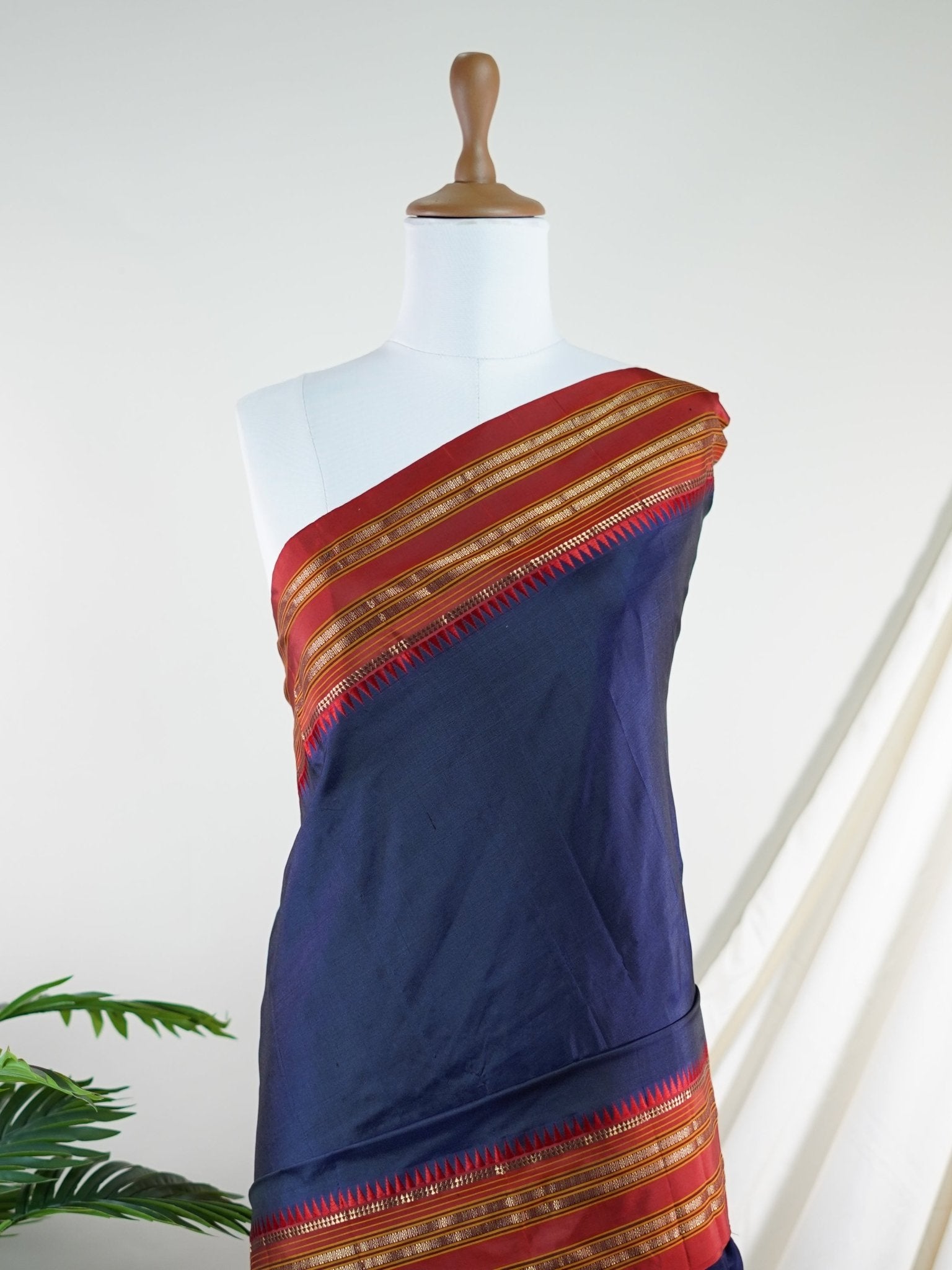 Narayanpet Navy Blue 100% Pure Silk - Manoranjitham Weaves - Handloom Store