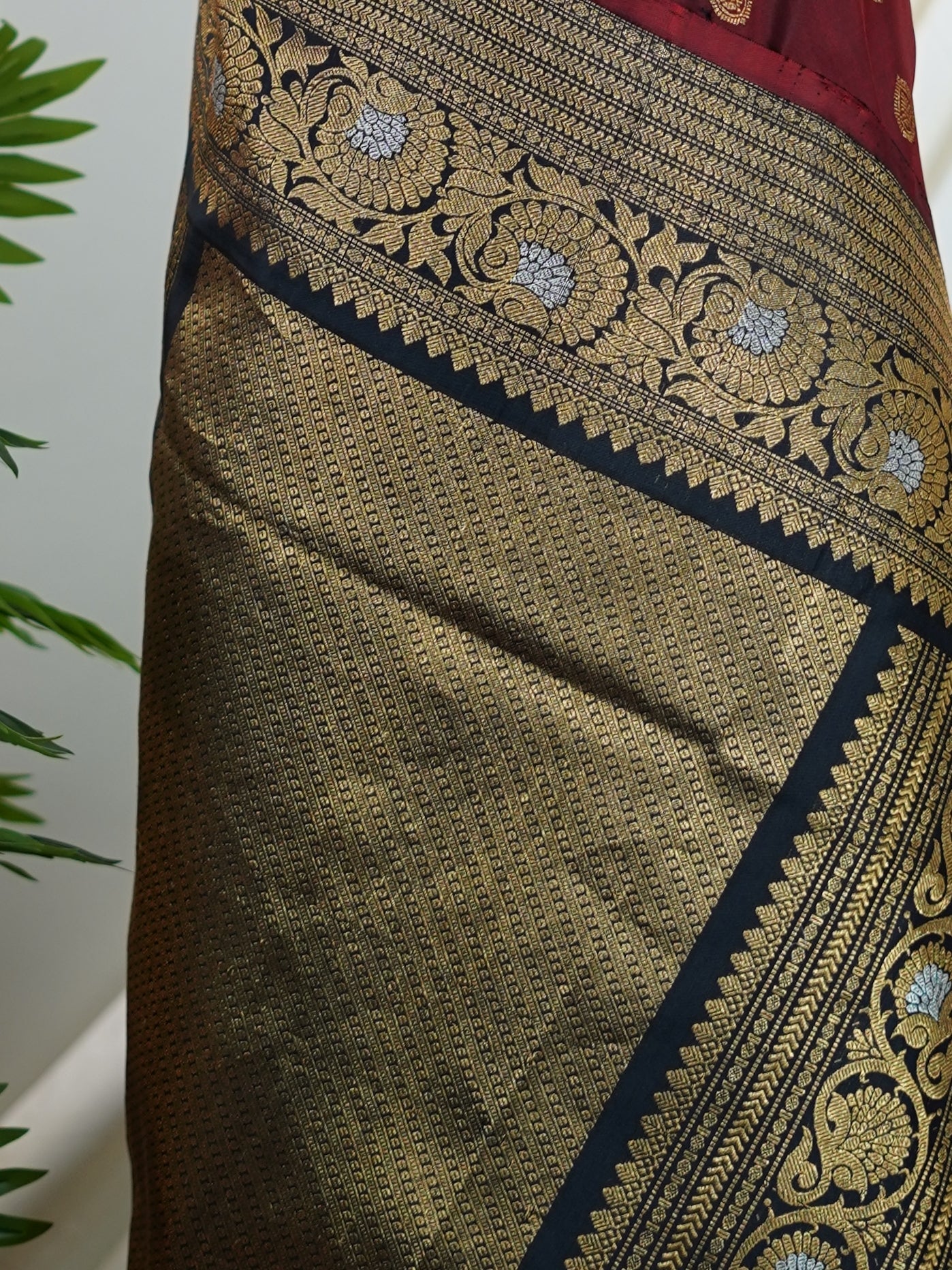Gadwal Silk 100% Pure Silk - Manoranjitham Weaves - Handloom Store