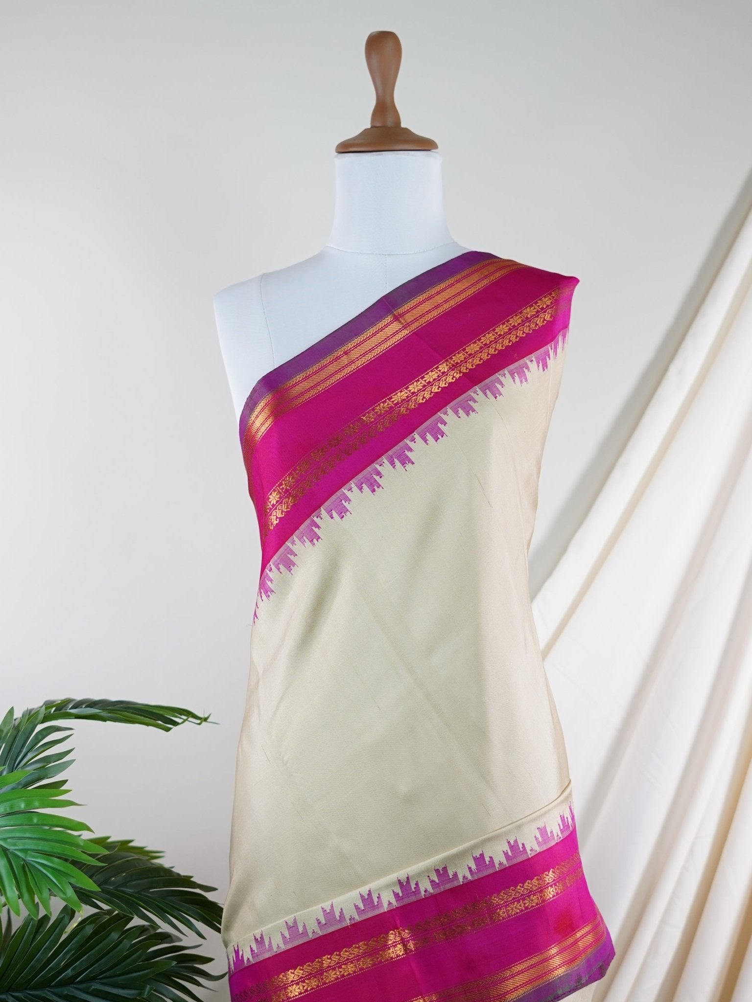 Gadwal Silk 100% Pure Silk - Manoranjitham Weaves - Handloom Store