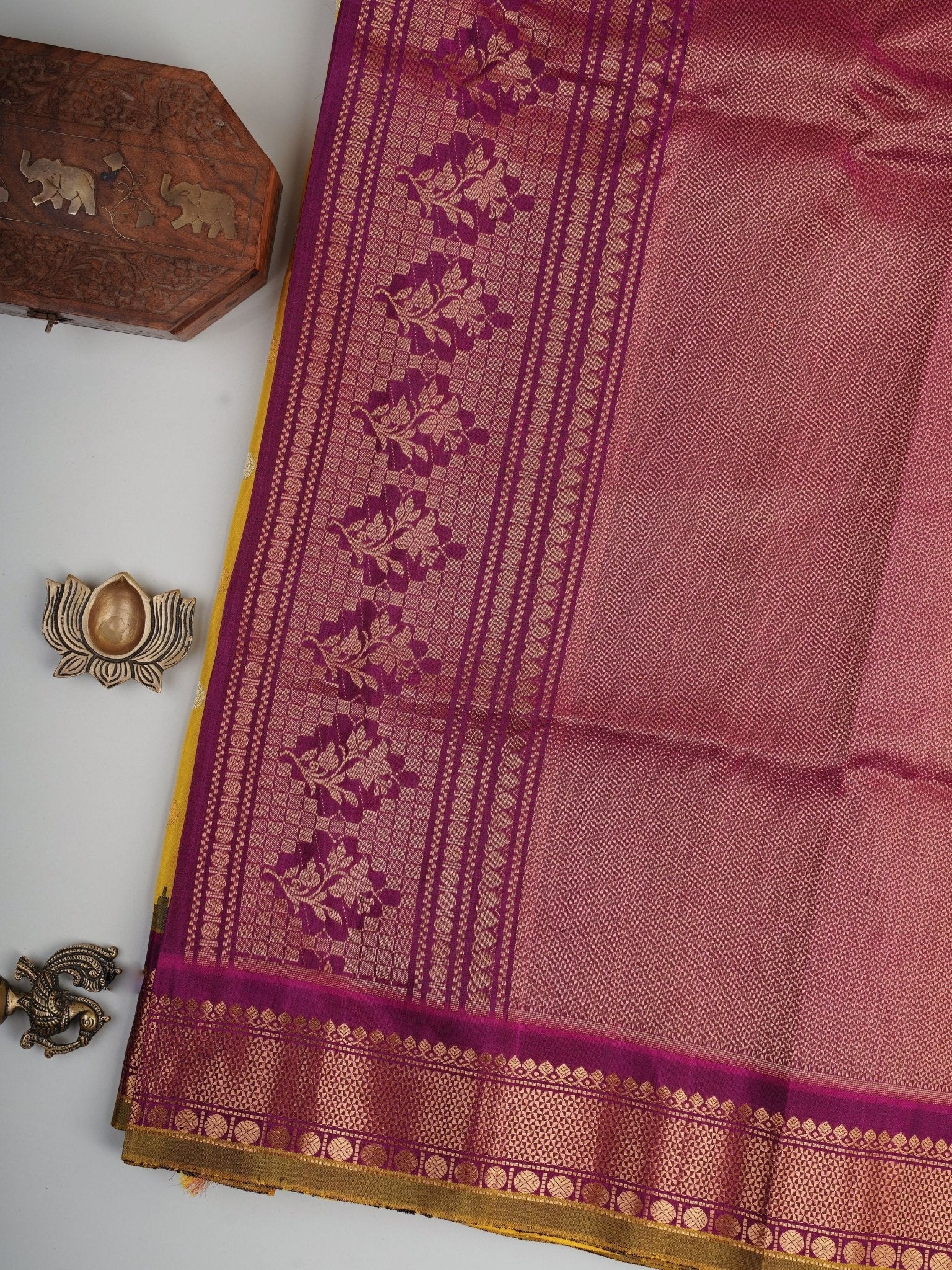 Gadwal Silk 100% Pure Silk - Manoranjitham Weaves - Handloom Store