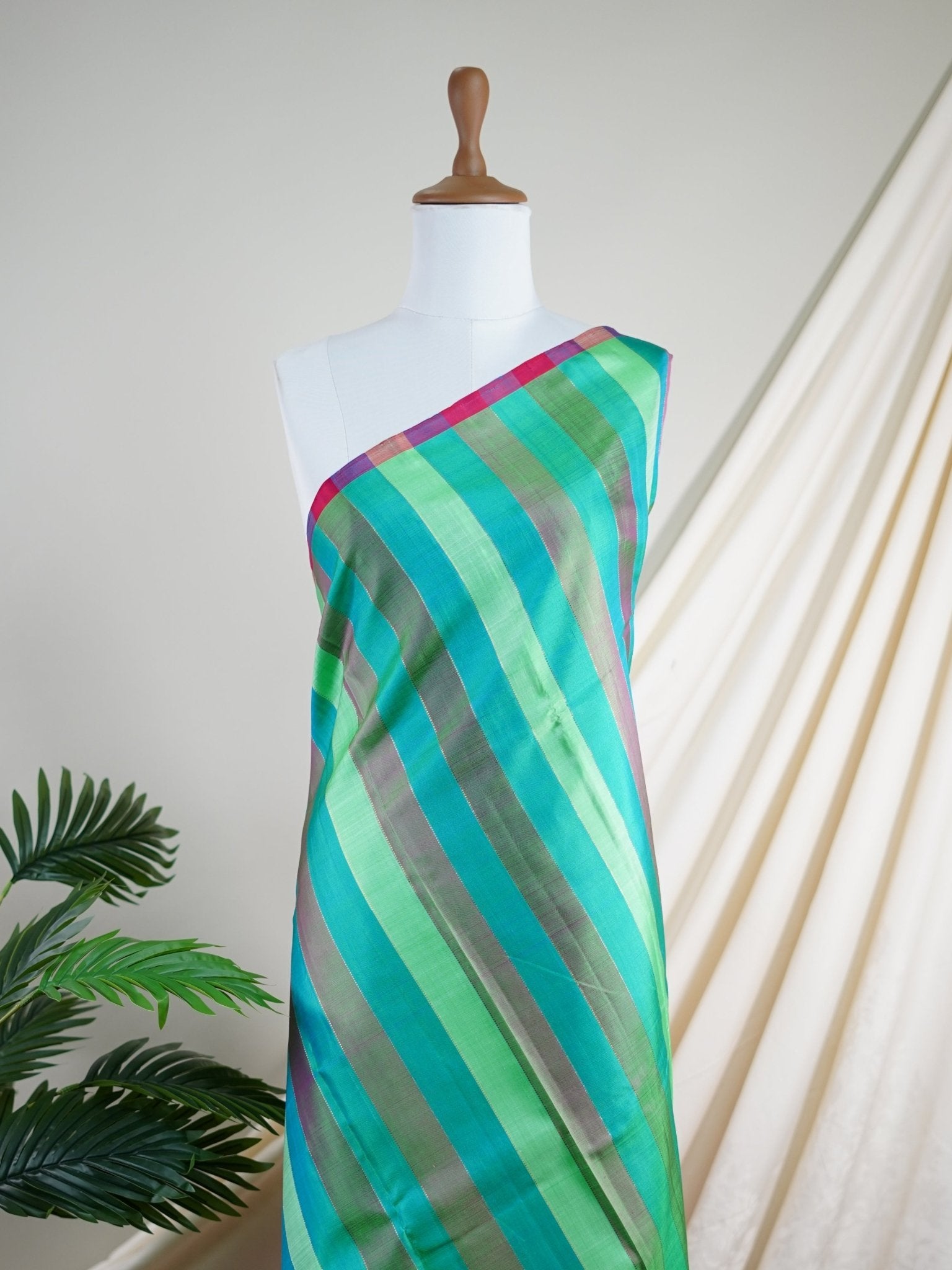 Kanchipuram Silk Green And Brown 100% Pure Silk - Manoranjitham Weaves - Handloom Store