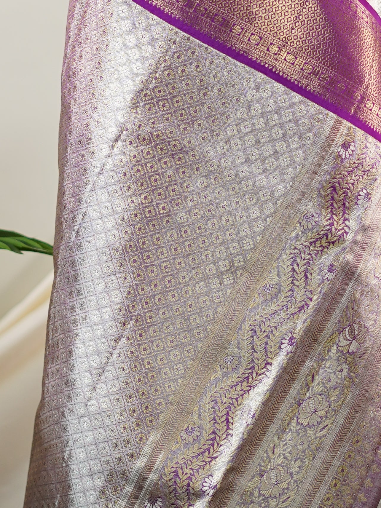 Kanchipuram Silk White 100% Pure Silk - Manoranjitham Weaves - Handloom Store