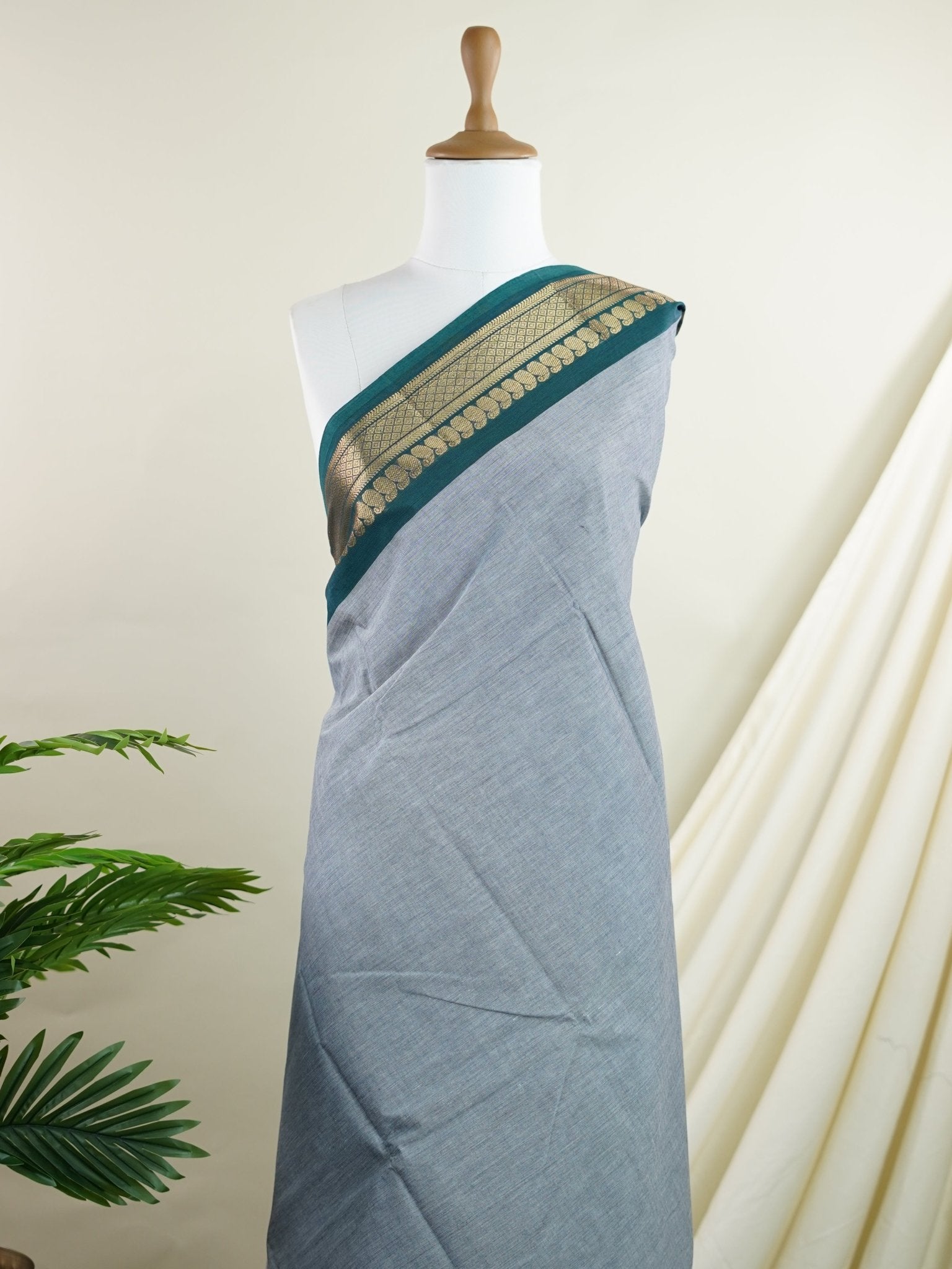 Kanchipuram Cottons Grey 100% Pure Cotton - Manoranjitham Weaves - Handloom Store