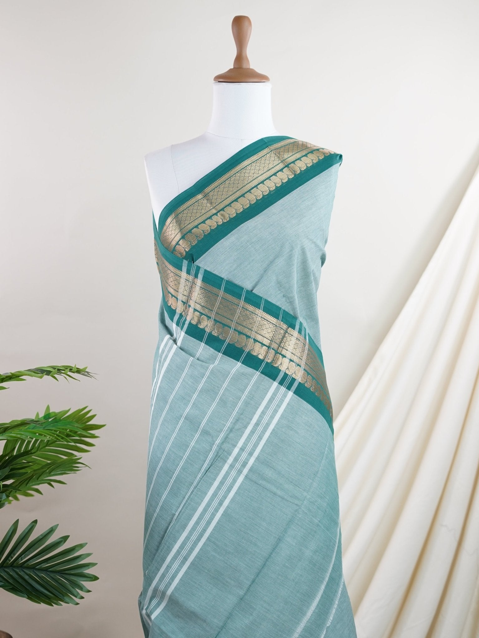 Kanchipuram Cottons Green 100% Pure Cotton - Manoranjitham Weaves - Handloom Store