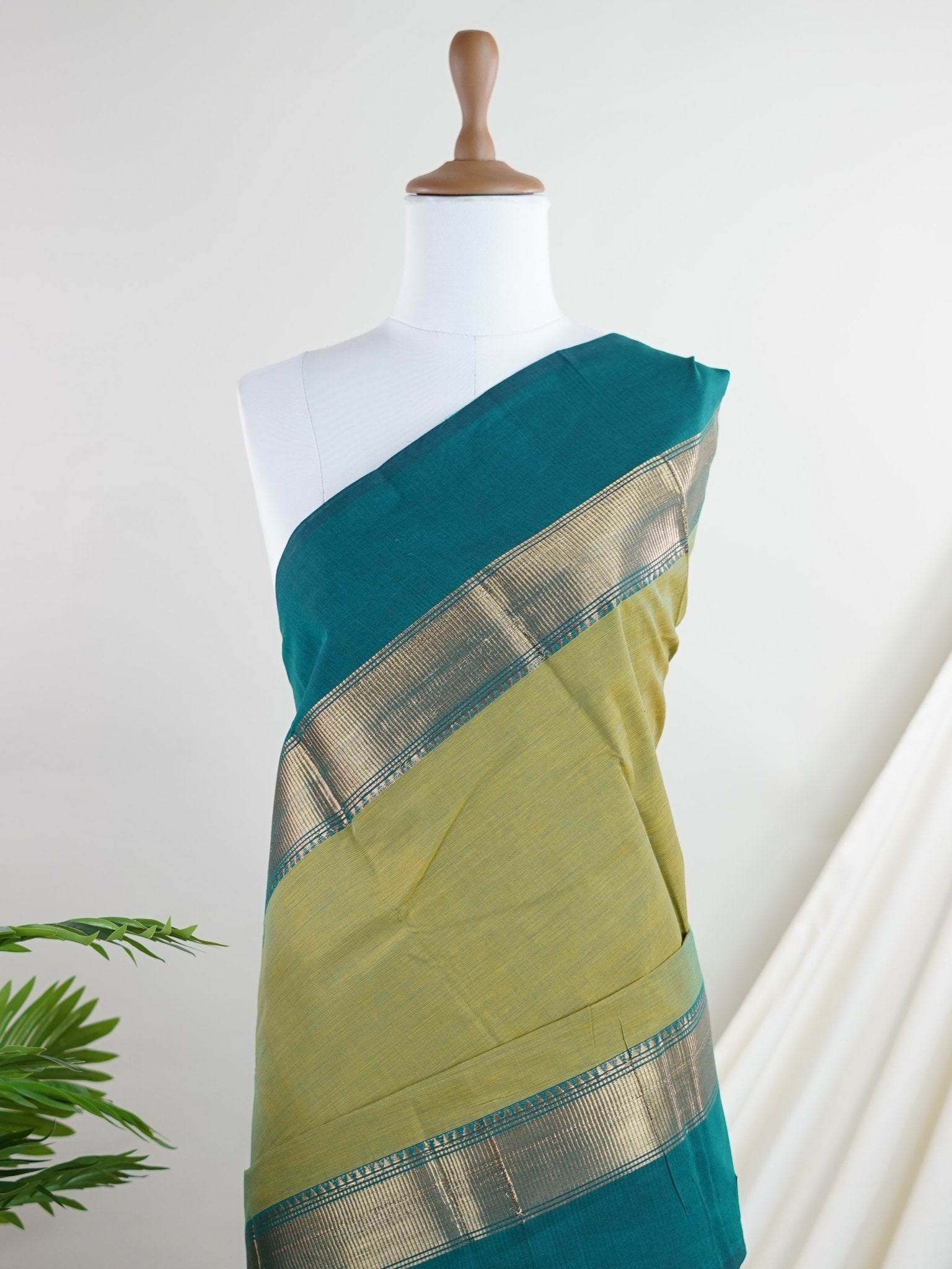 Kanchipuram Cottons Green 100% Pure Cotton - Manoranjitham Weaves - Handloom Store
