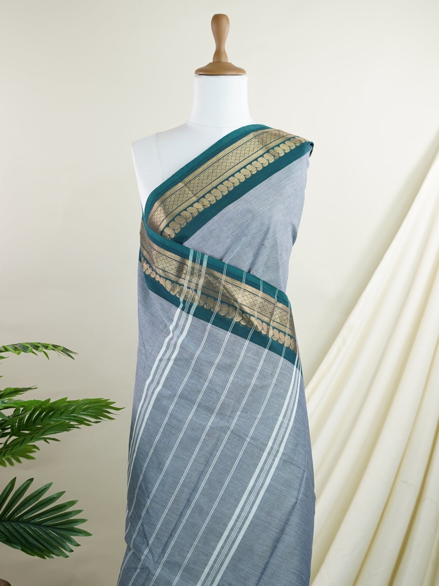 Kanchipuram Cottons Grey 100% Pure Cotton - Manoranjitham Weaves - Handloom Store