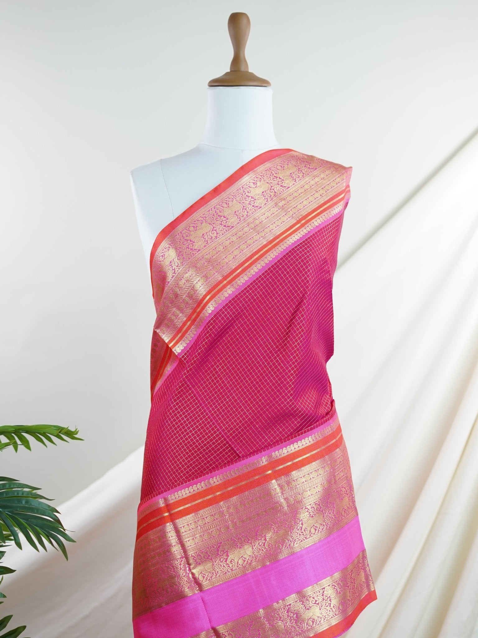 Venkatagiri Silk 100% Pure Silk - Manoranjitham Weaves - Handloom Store