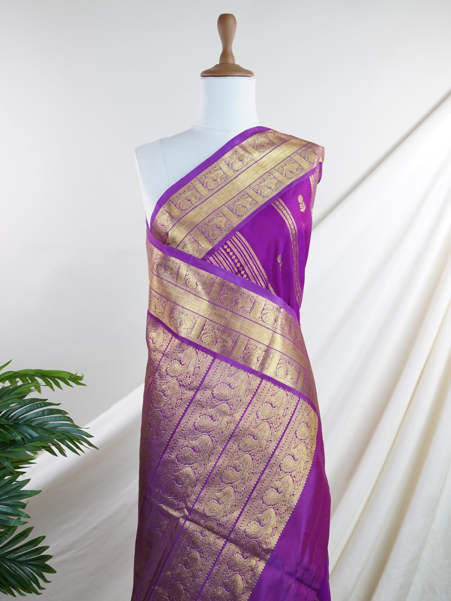 Venkatagiri Silk 100% Pure Silk - Manoranjitham Weaves - Handloom Store