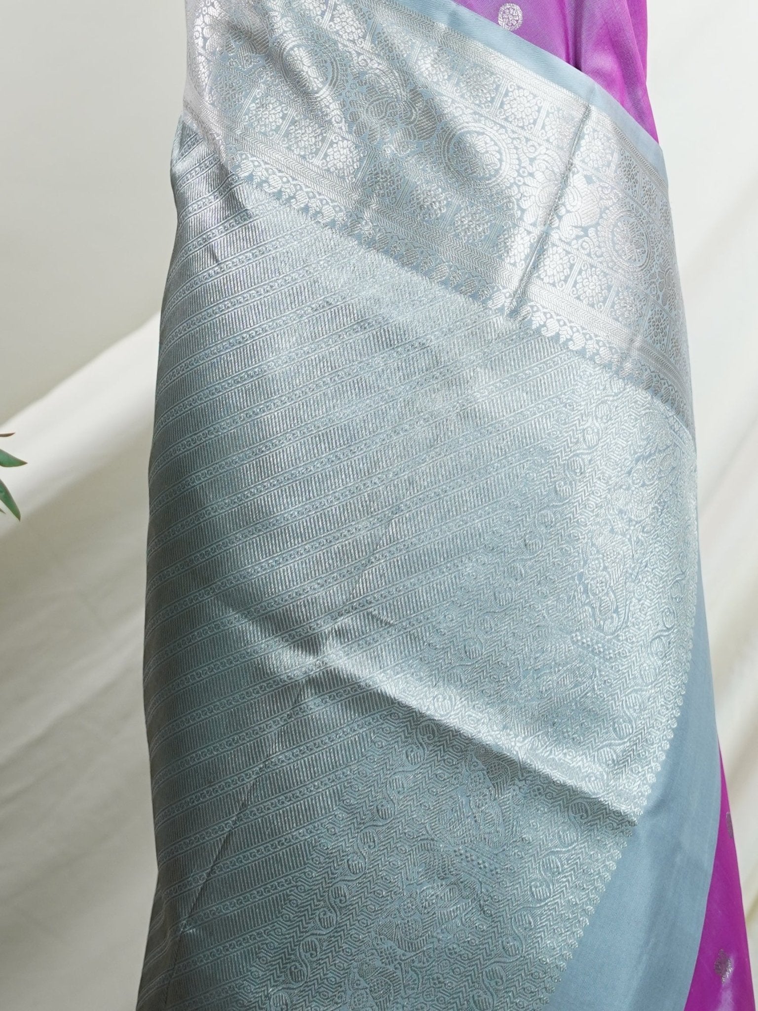 Venkatagiri Silk 100% Pure Silk - Manoranjitham Weaves - Handloom Store