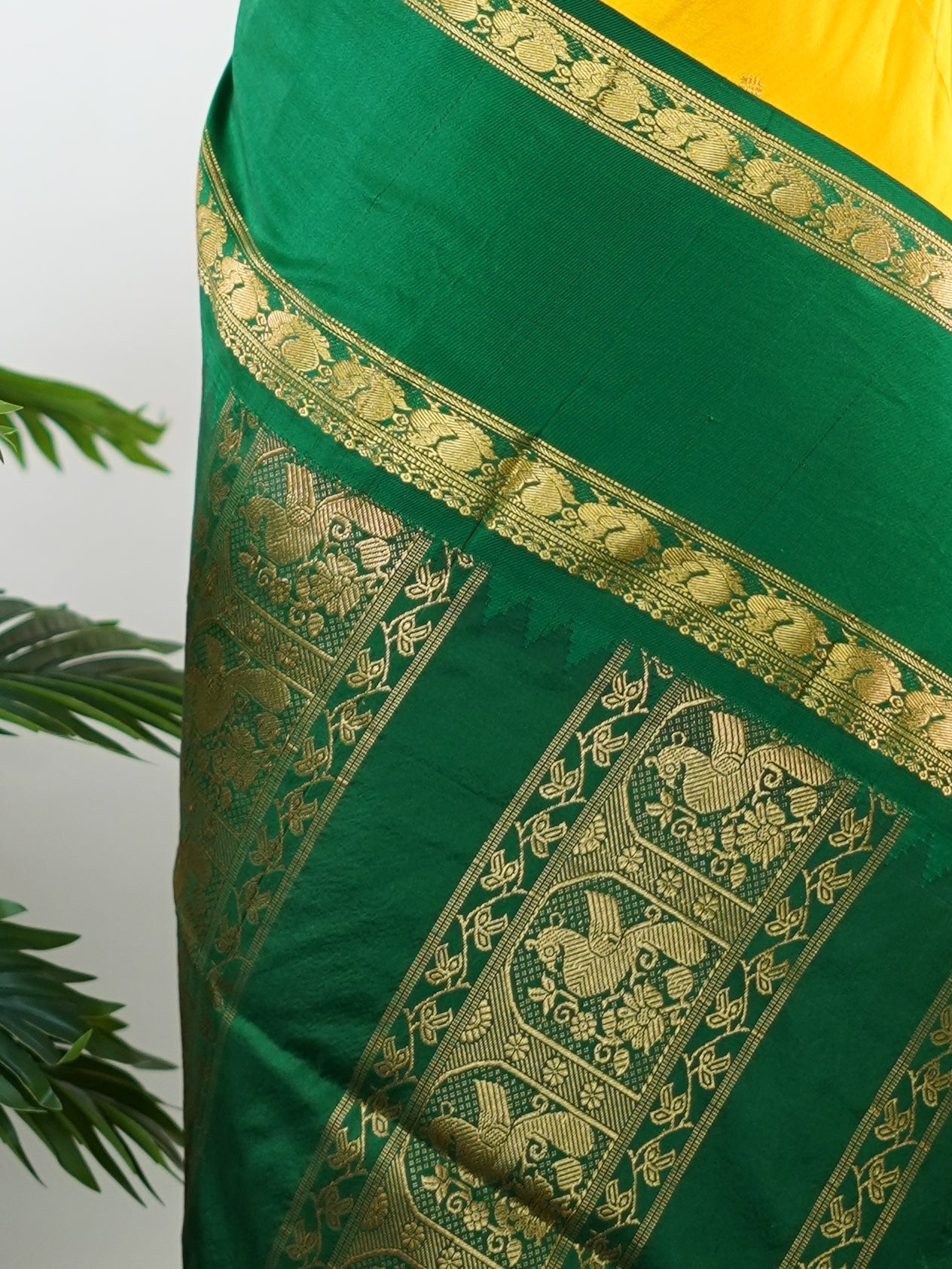 Narayanpet Yellow 100% Pure Silk - Manoranjitham Weaves - Handloom Store