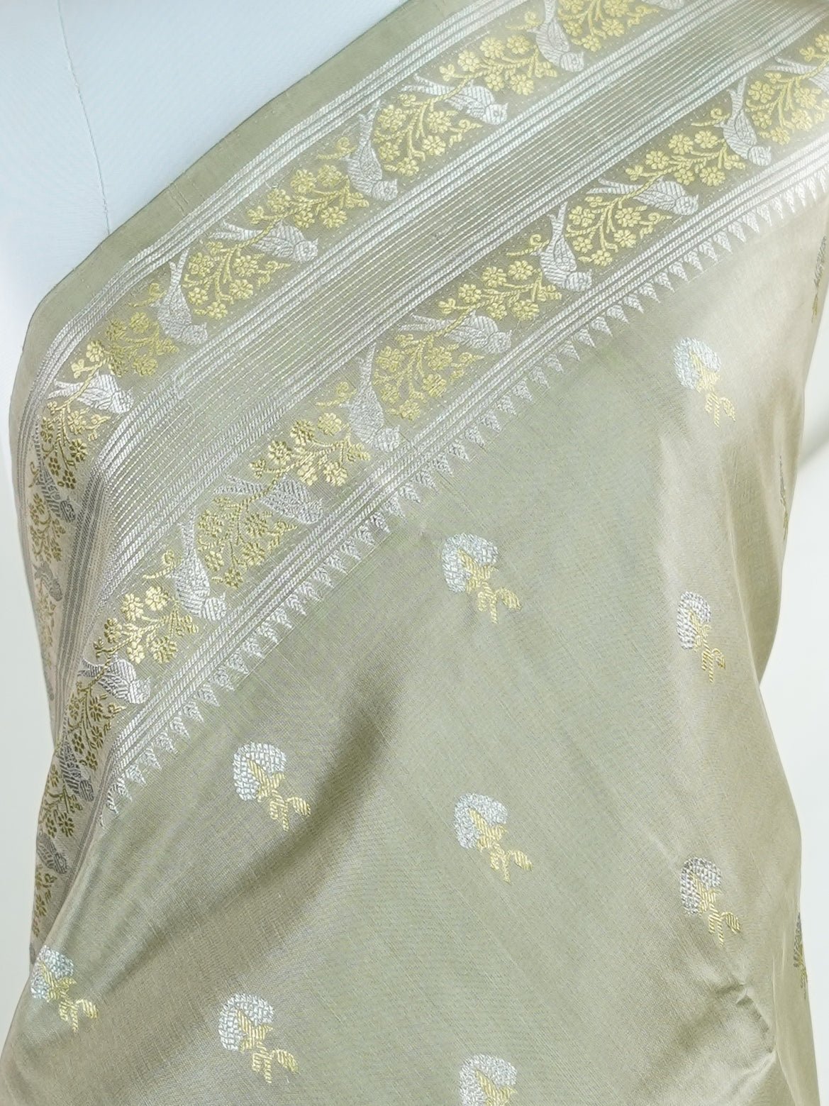 Venkatagiri Silk 100% Pure Silk - Manoranjitham Weaves - Handloom Store