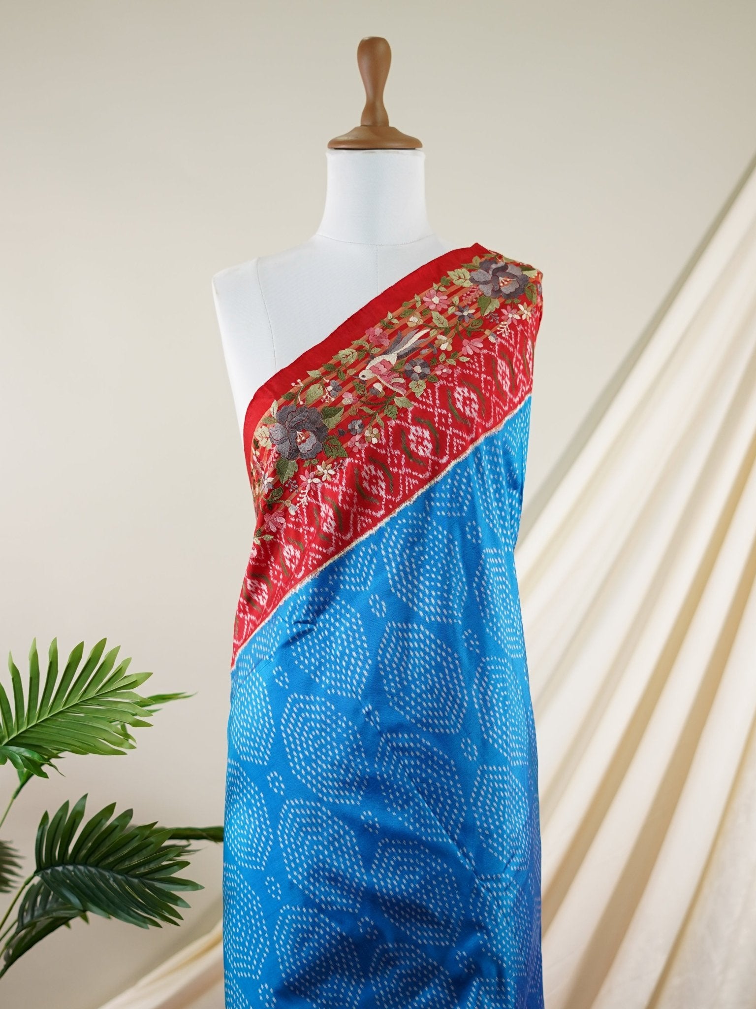 Pochampally Blue 100% Pure Silk - Manoranjitham Weaves - Handloom Store