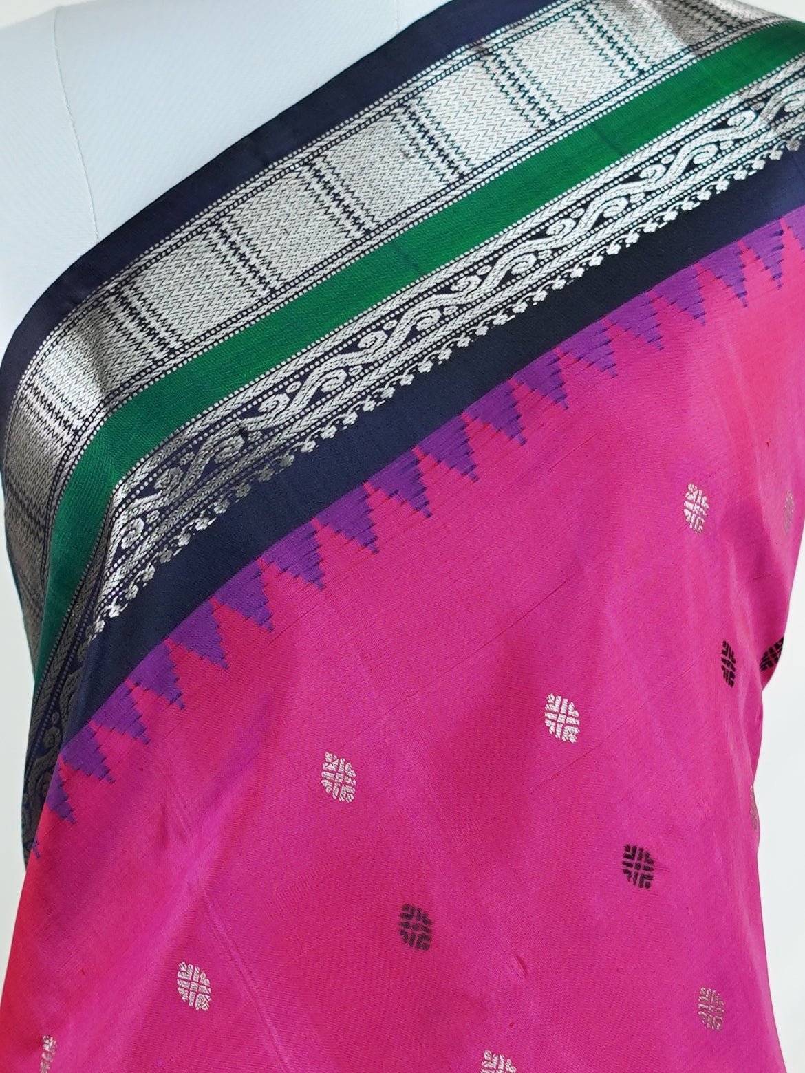 Gadwal Silk 100% Pure Silk - Manoranjitham Weaves - Handloom Store