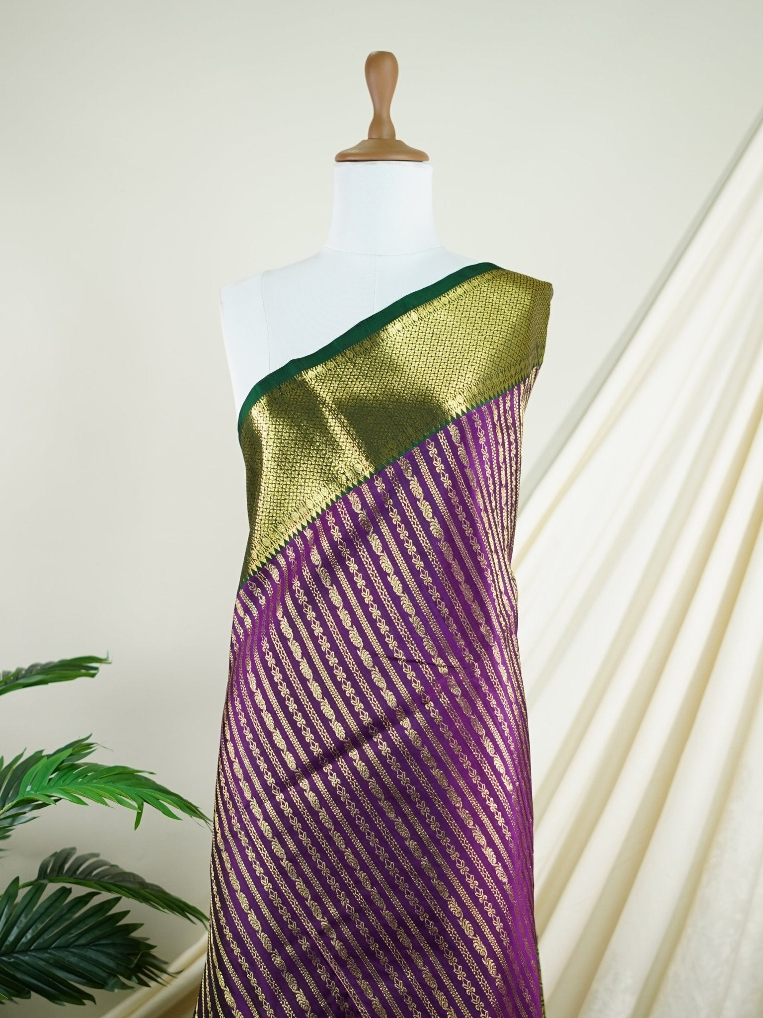 Venkatagiri Silk Maroon 100% Pure Silk - Manoranjitham Weaves - Handloom Store